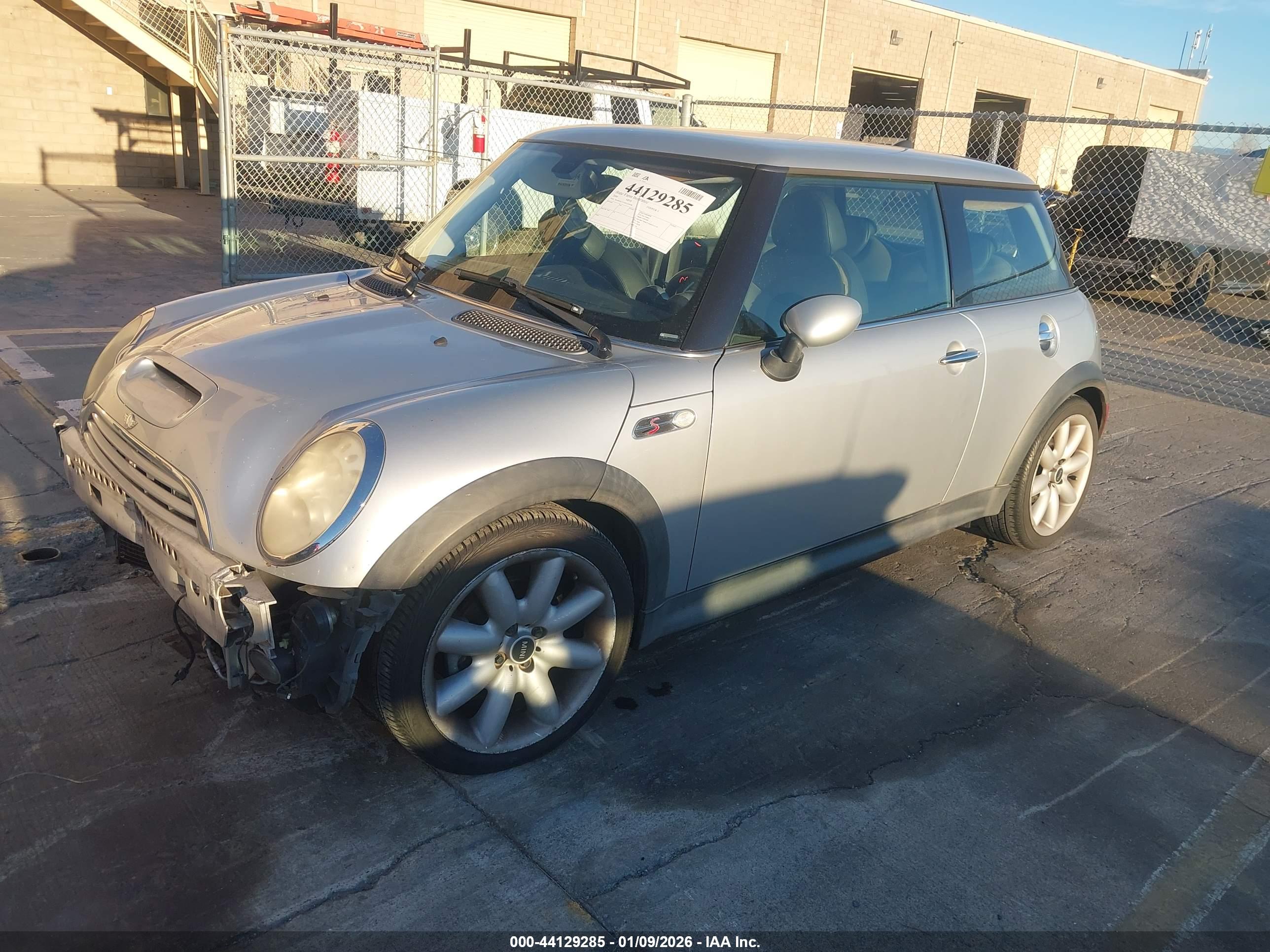 MINI COOPER image 2