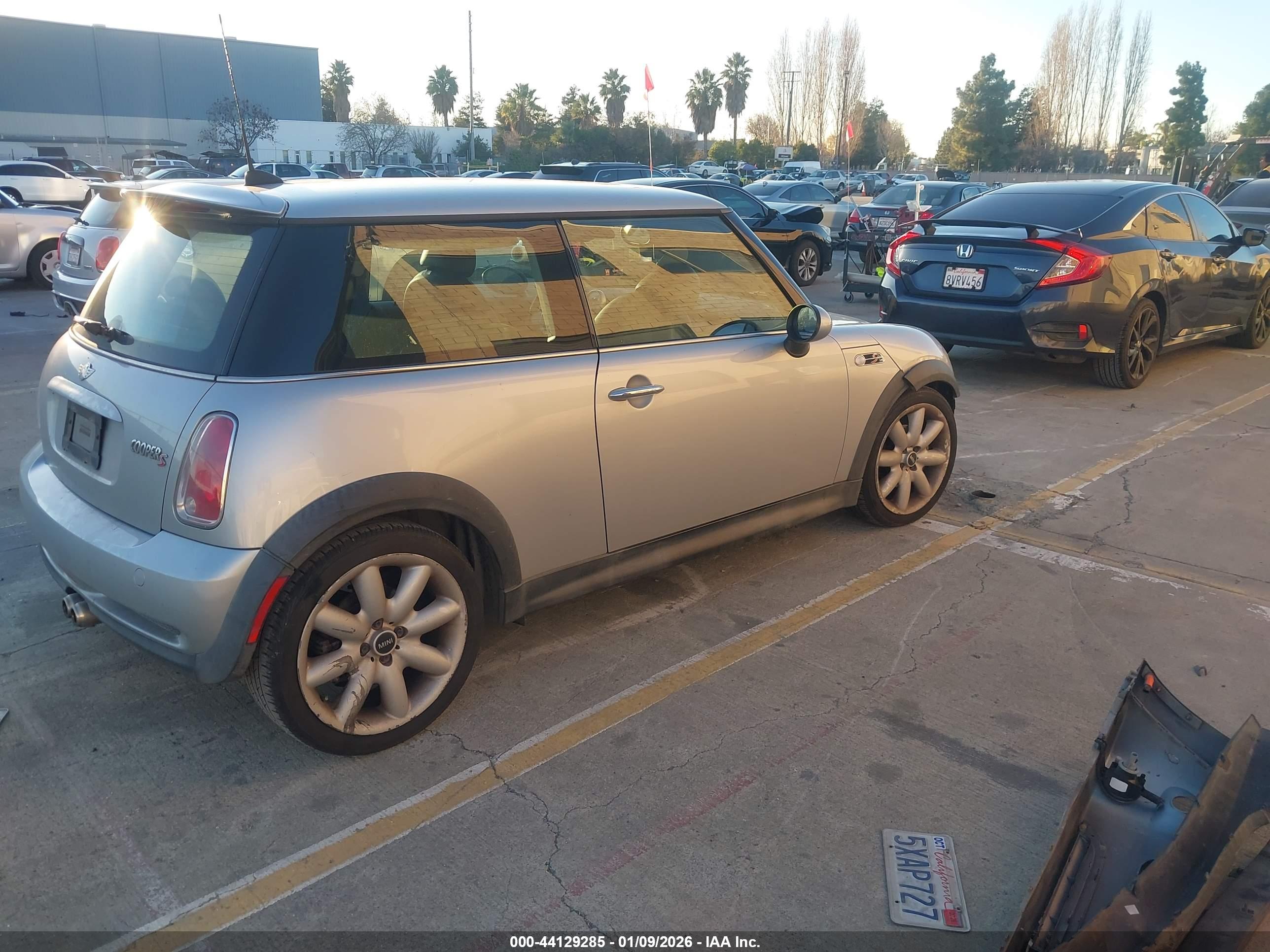 MINI COOPER image 4
