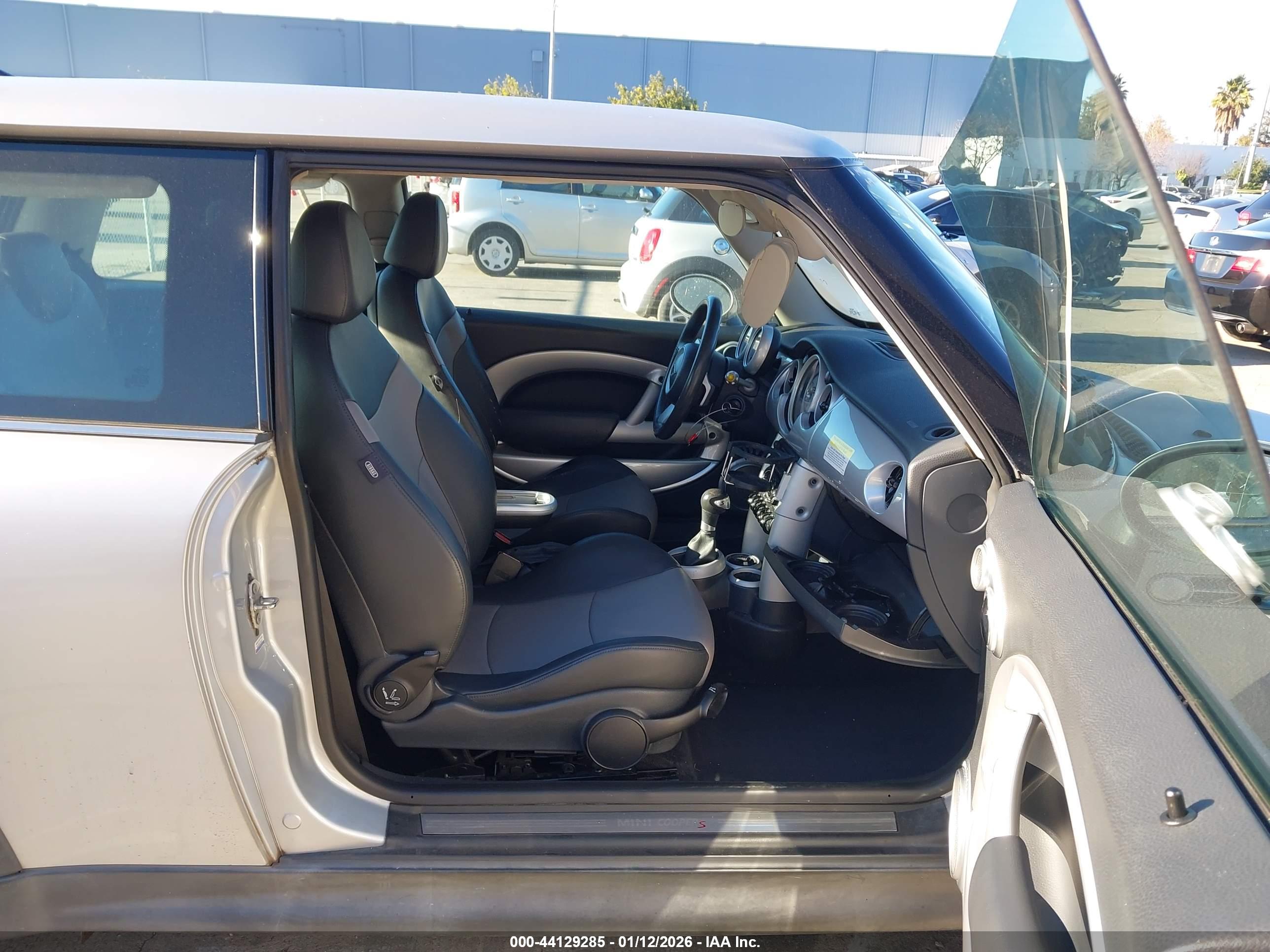 MINI COOPER image 5