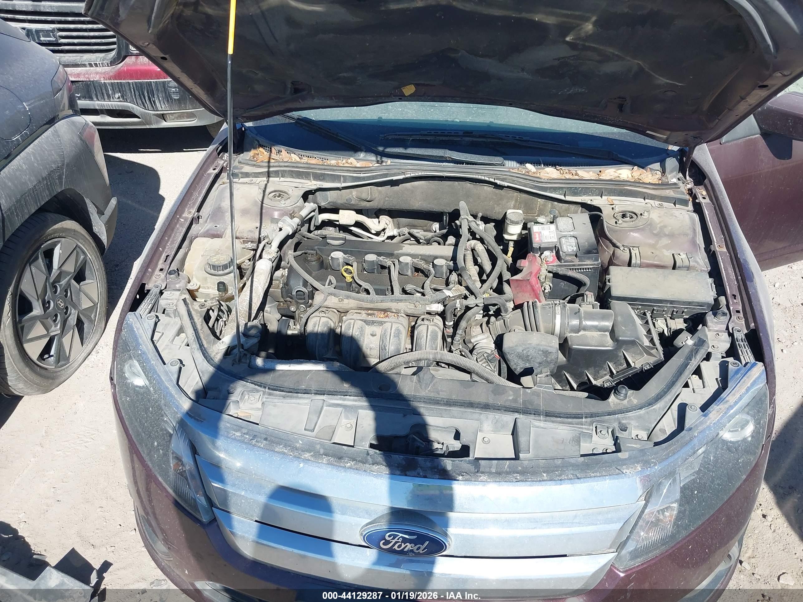 FORD FUSION image 10