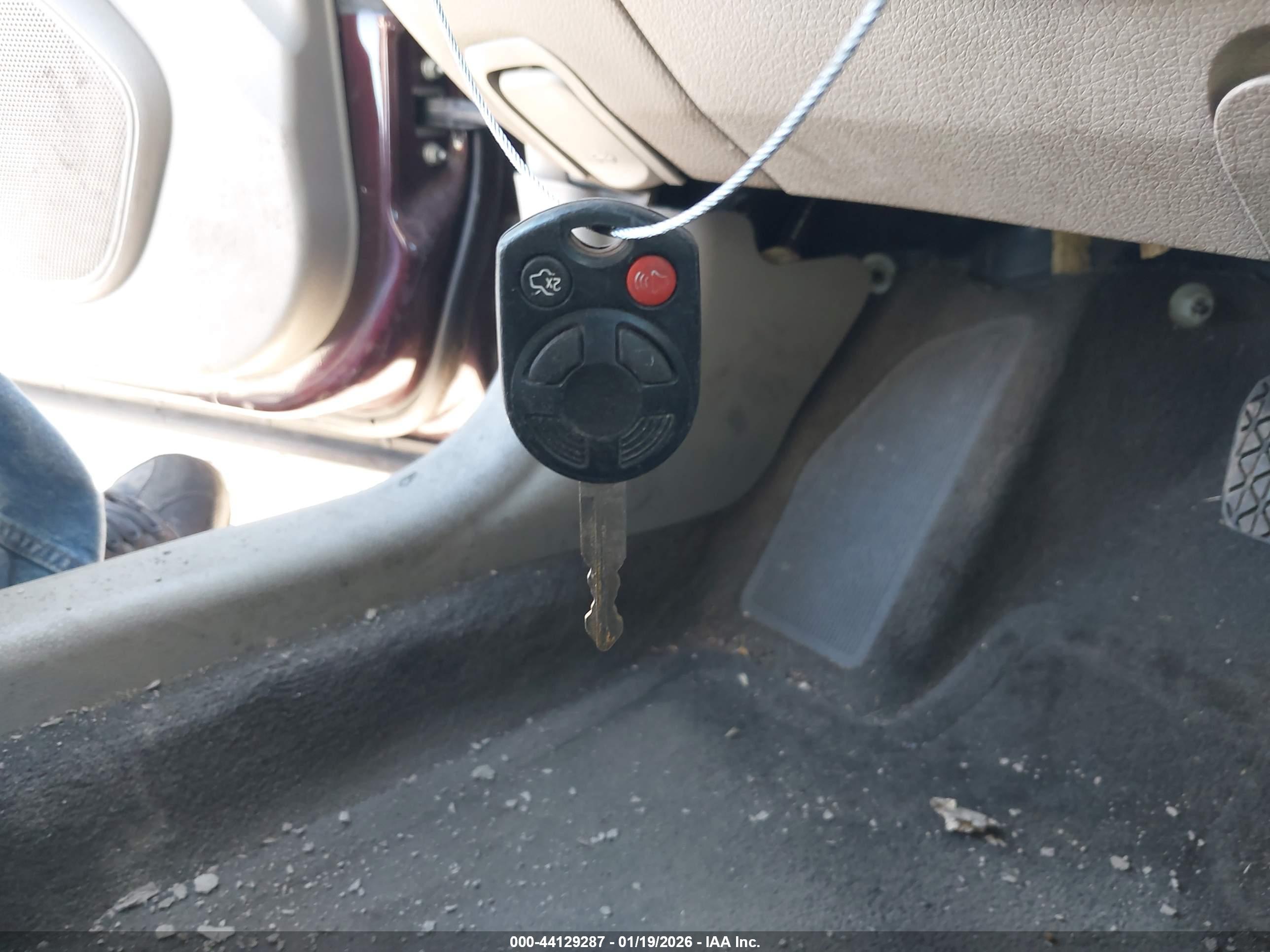 FORD FUSION image 11
