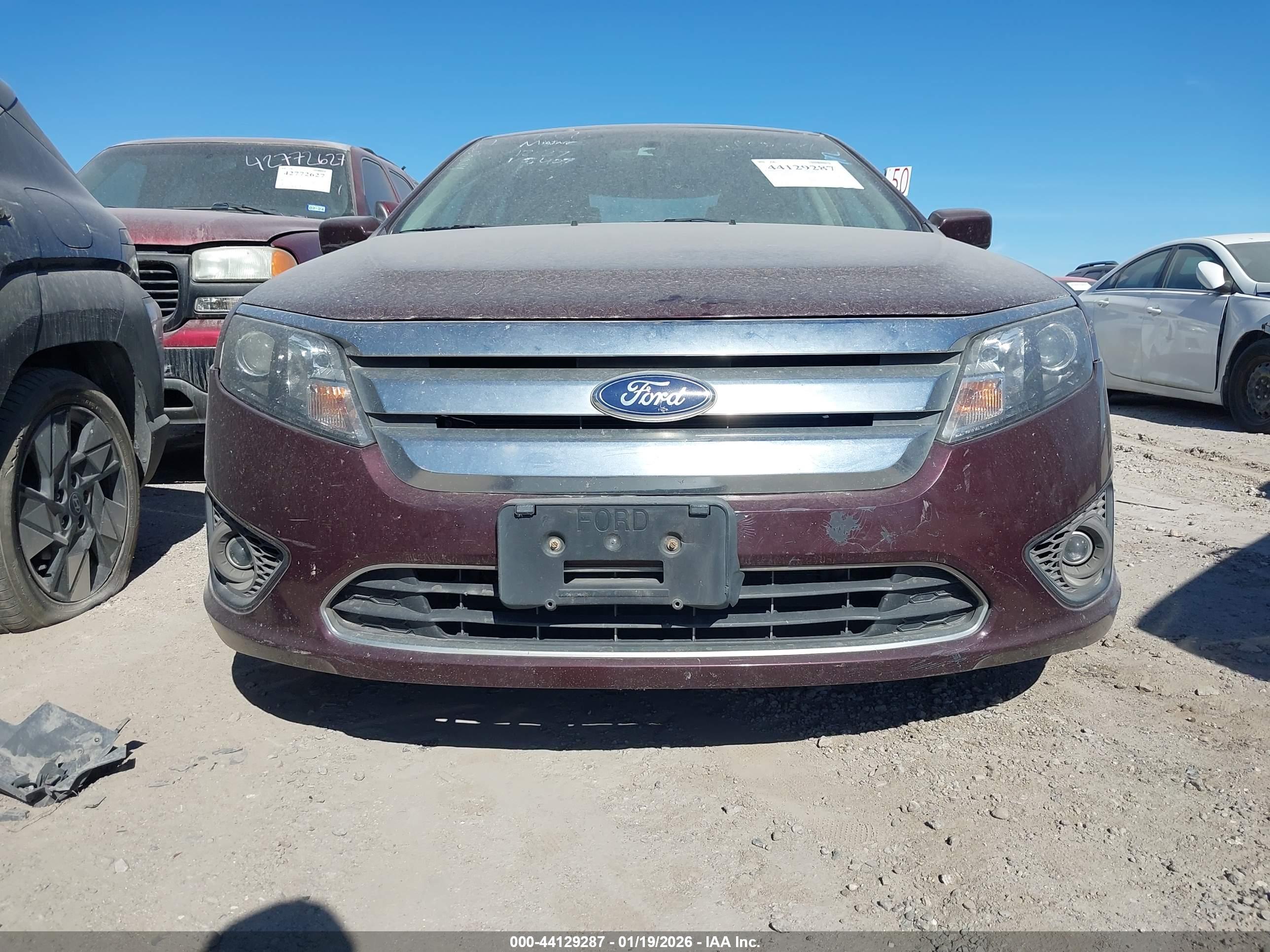 FORD FUSION image 2