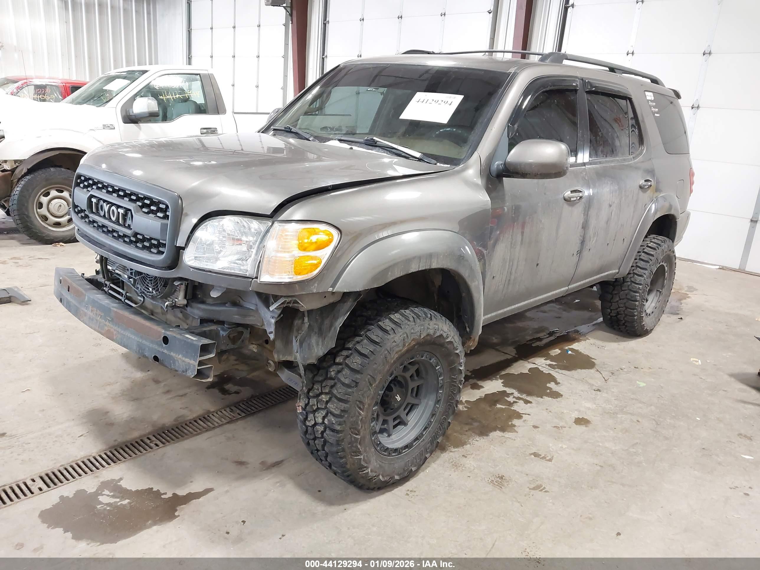 TOYOTA SEQUOIA image 2