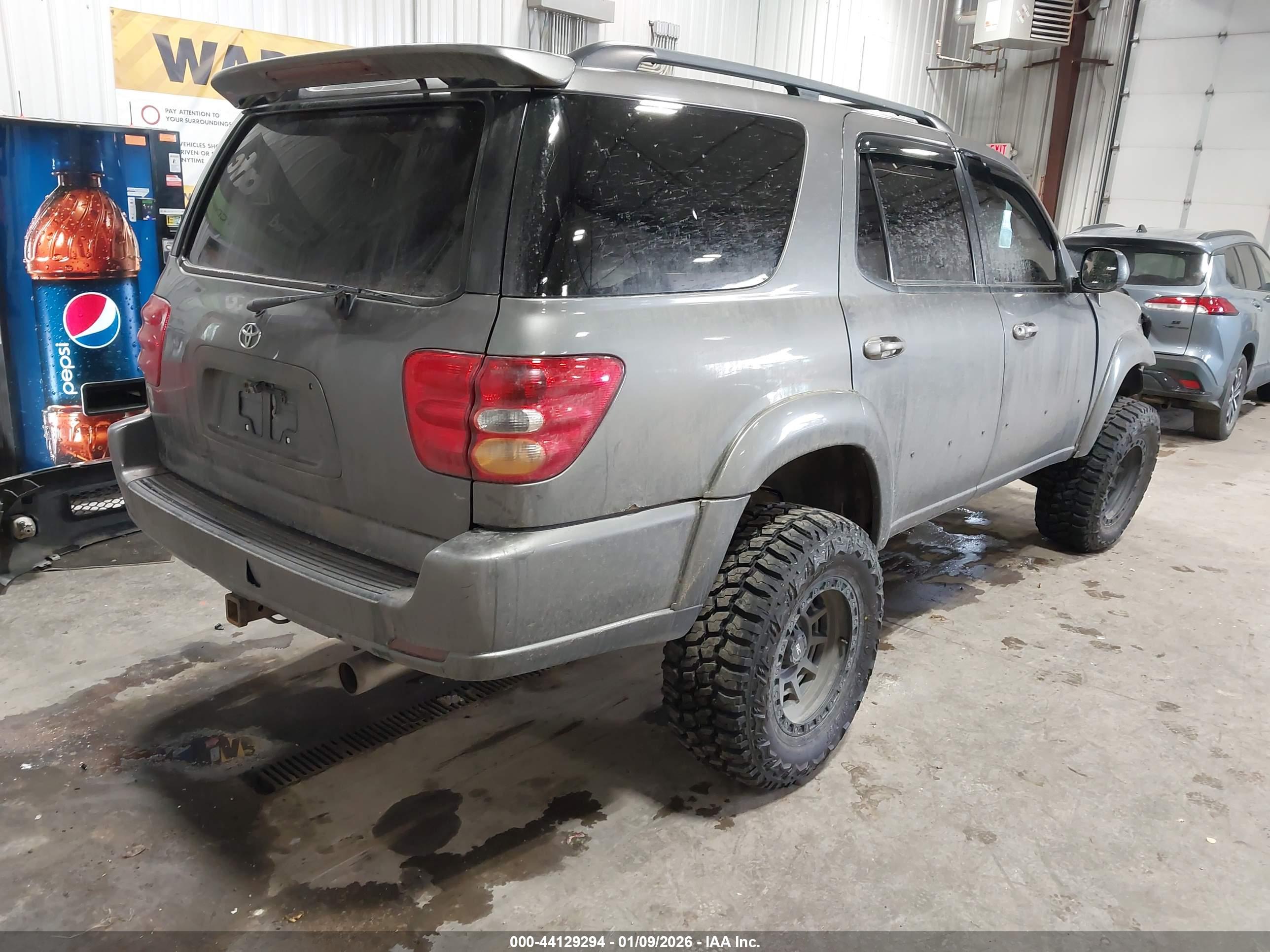 TOYOTA SEQUOIA image 4