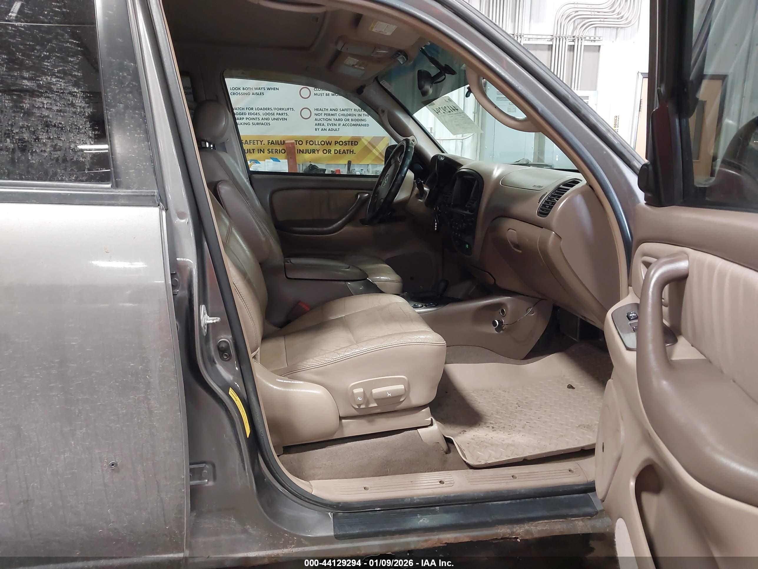 TOYOTA SEQUOIA image 5