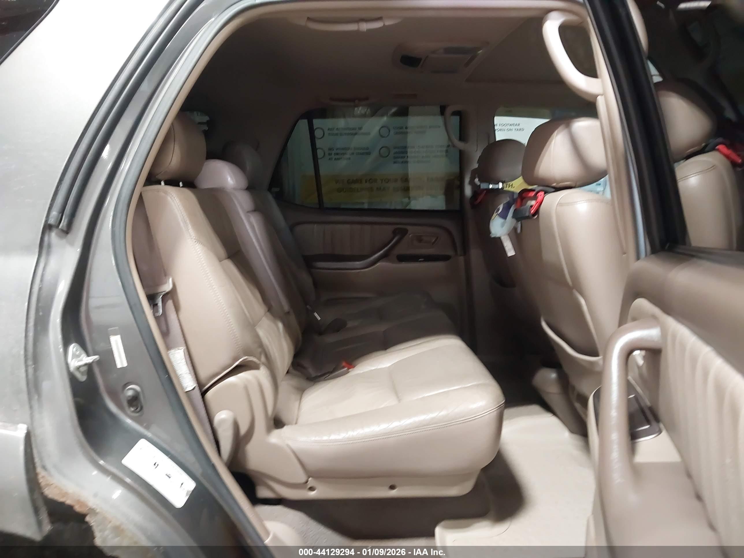 TOYOTA SEQUOIA image 8