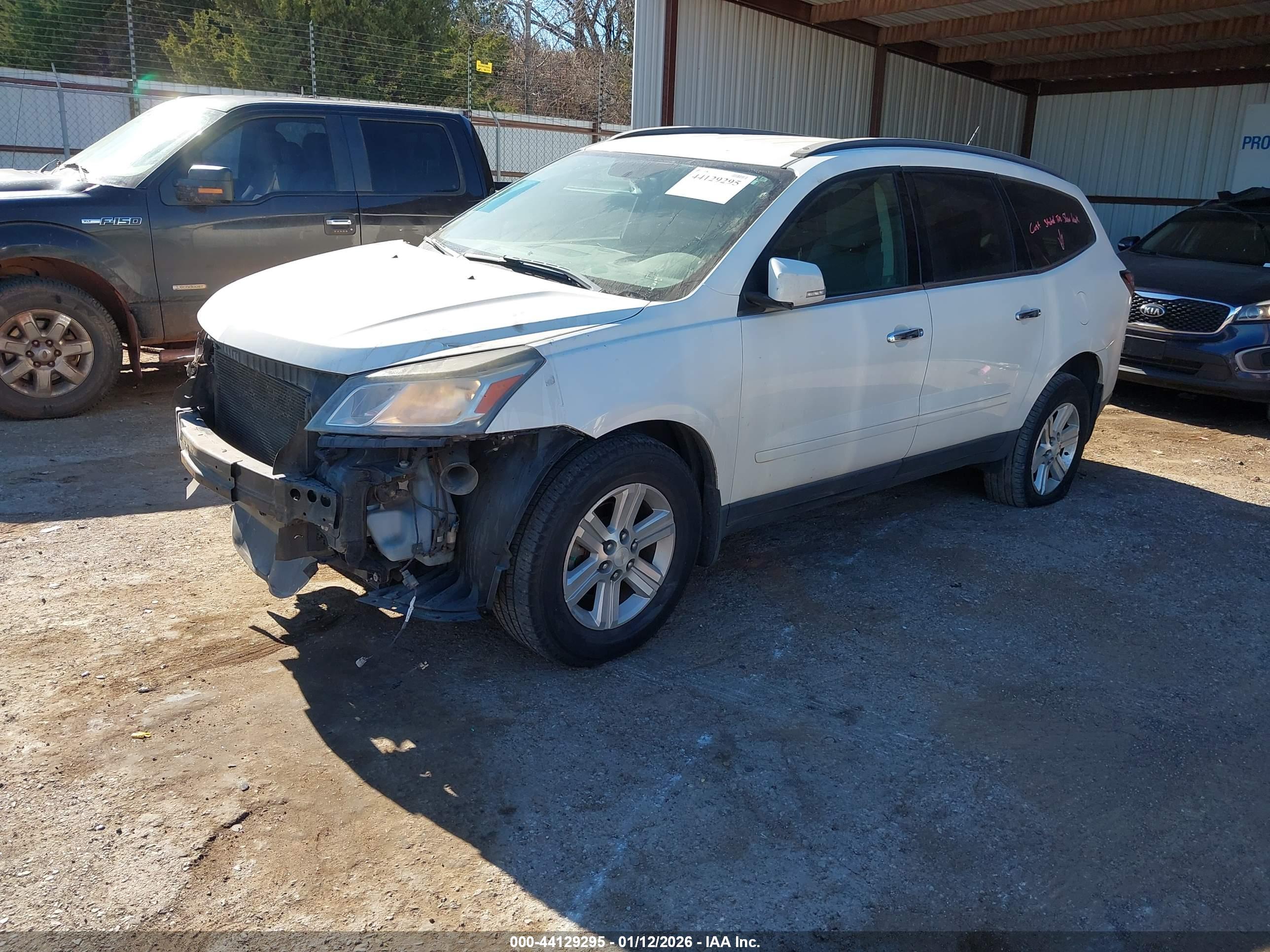 CHEVROLET TRAVERSE image 2