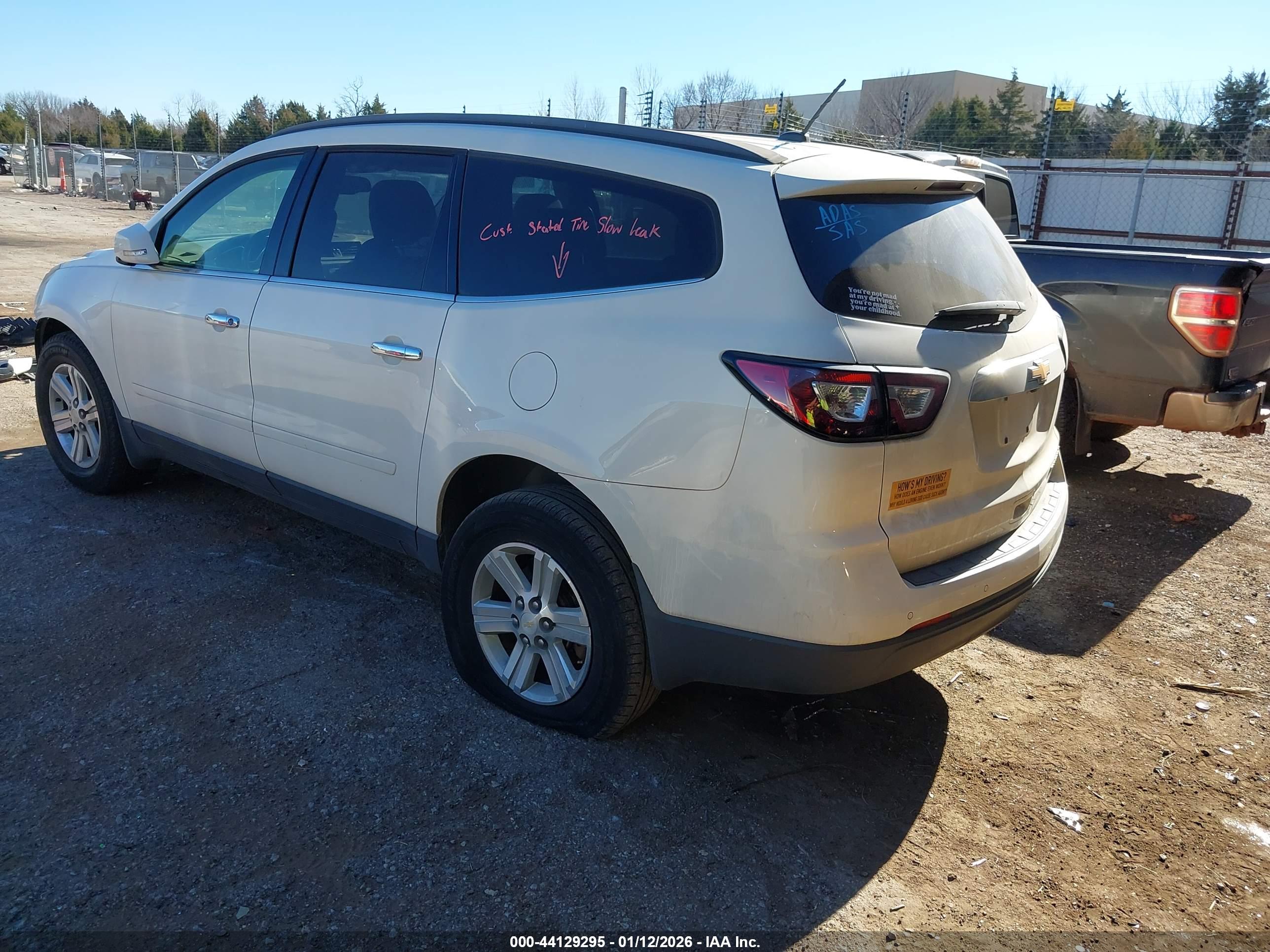 CHEVROLET TRAVERSE image 3