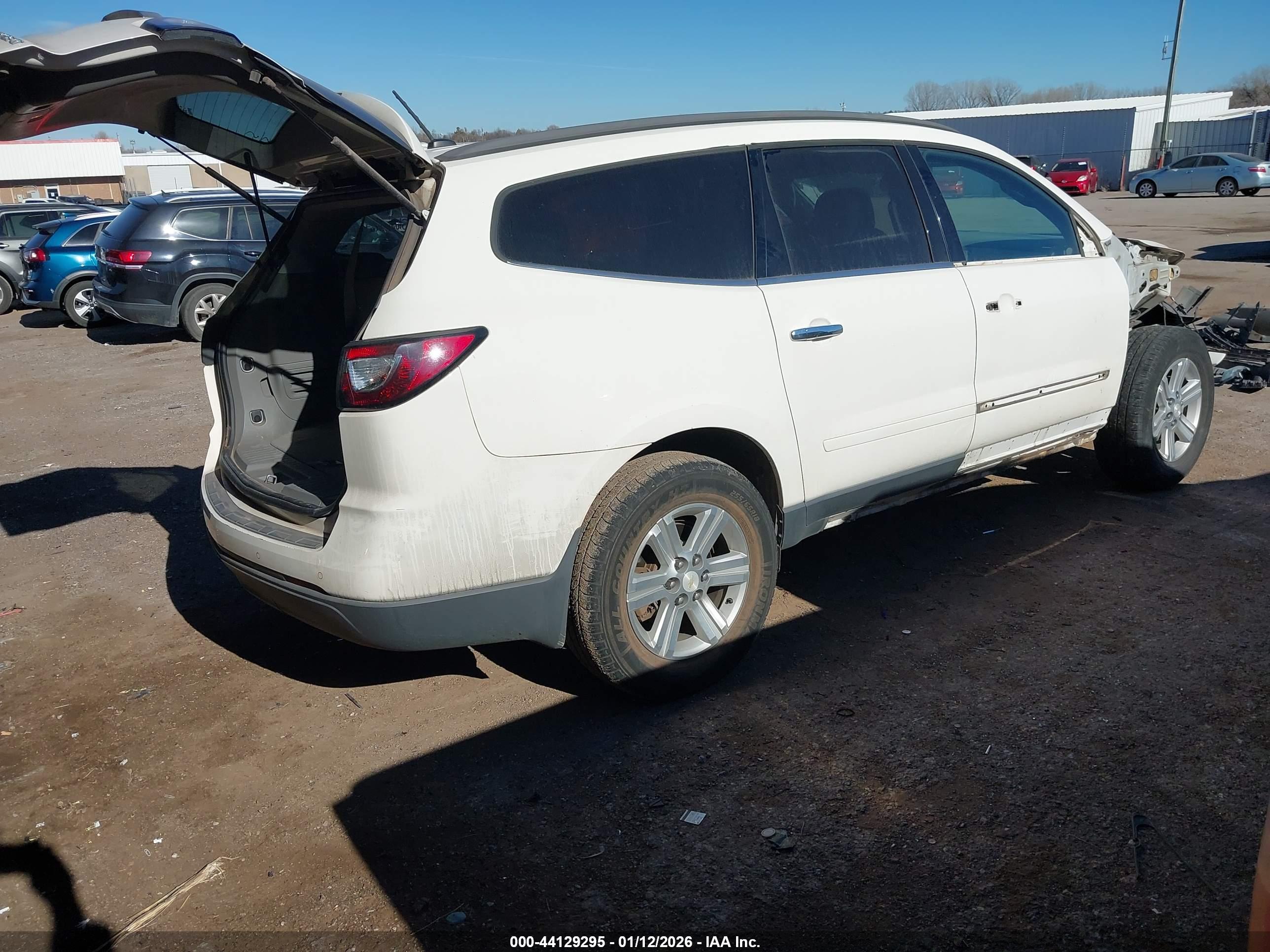 CHEVROLET TRAVERSE image 4