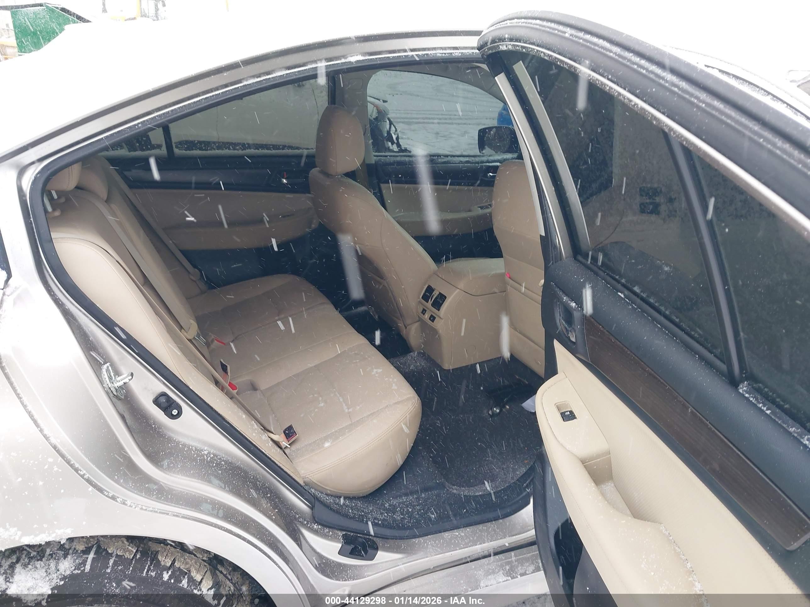 SUBARU LEGACY image 8