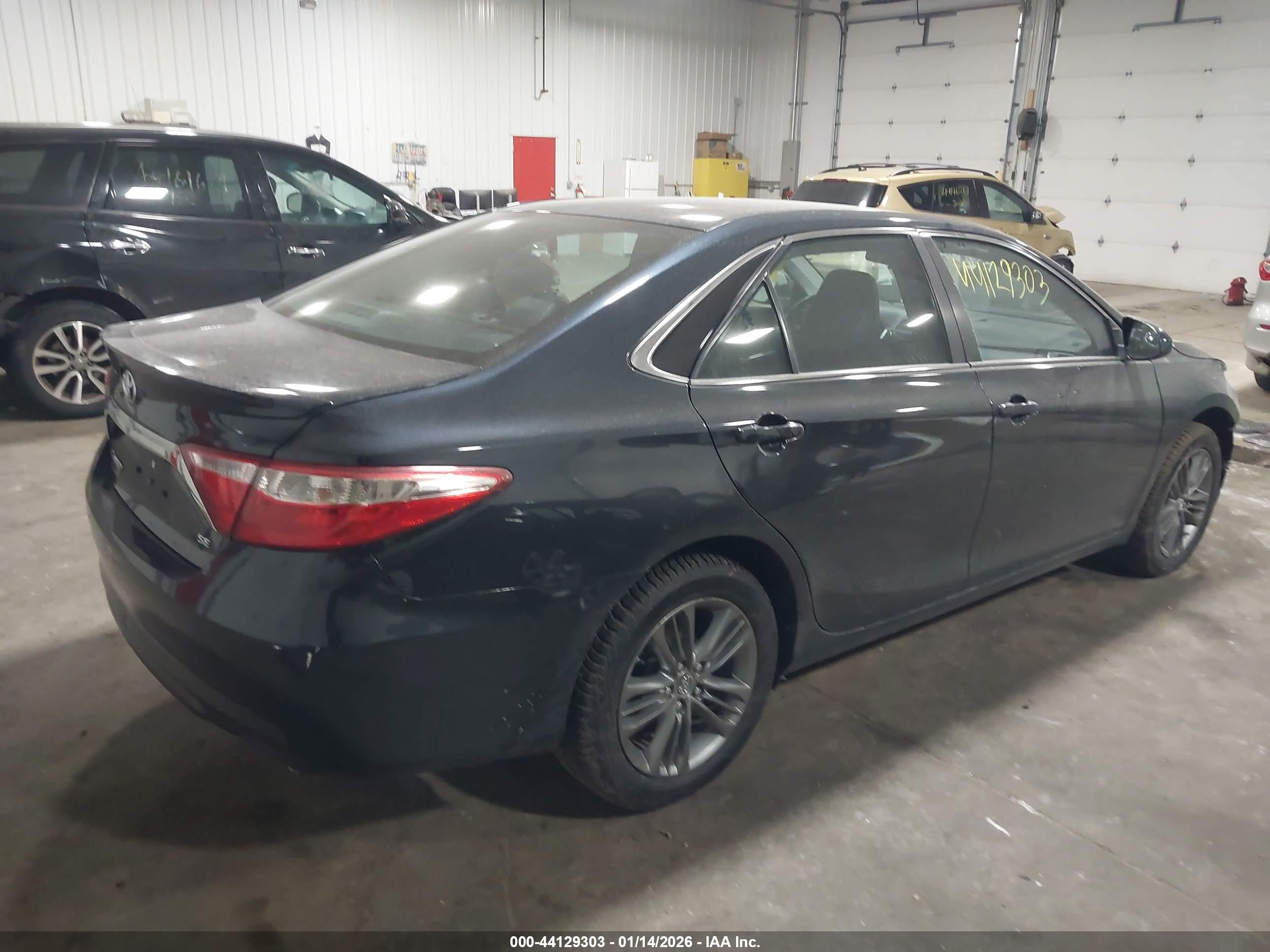 TOYOTA CAMRY image 4