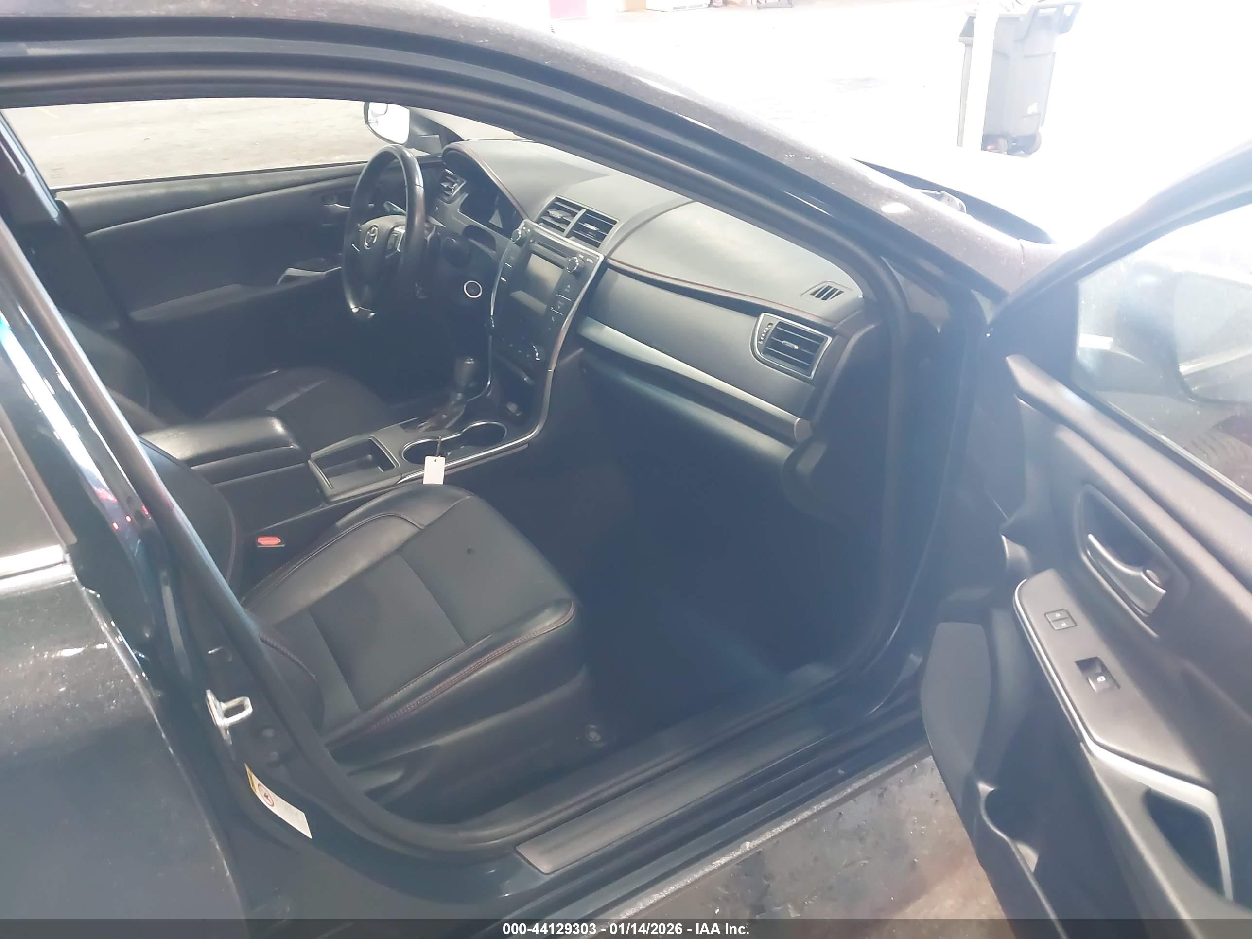 TOYOTA CAMRY image 5