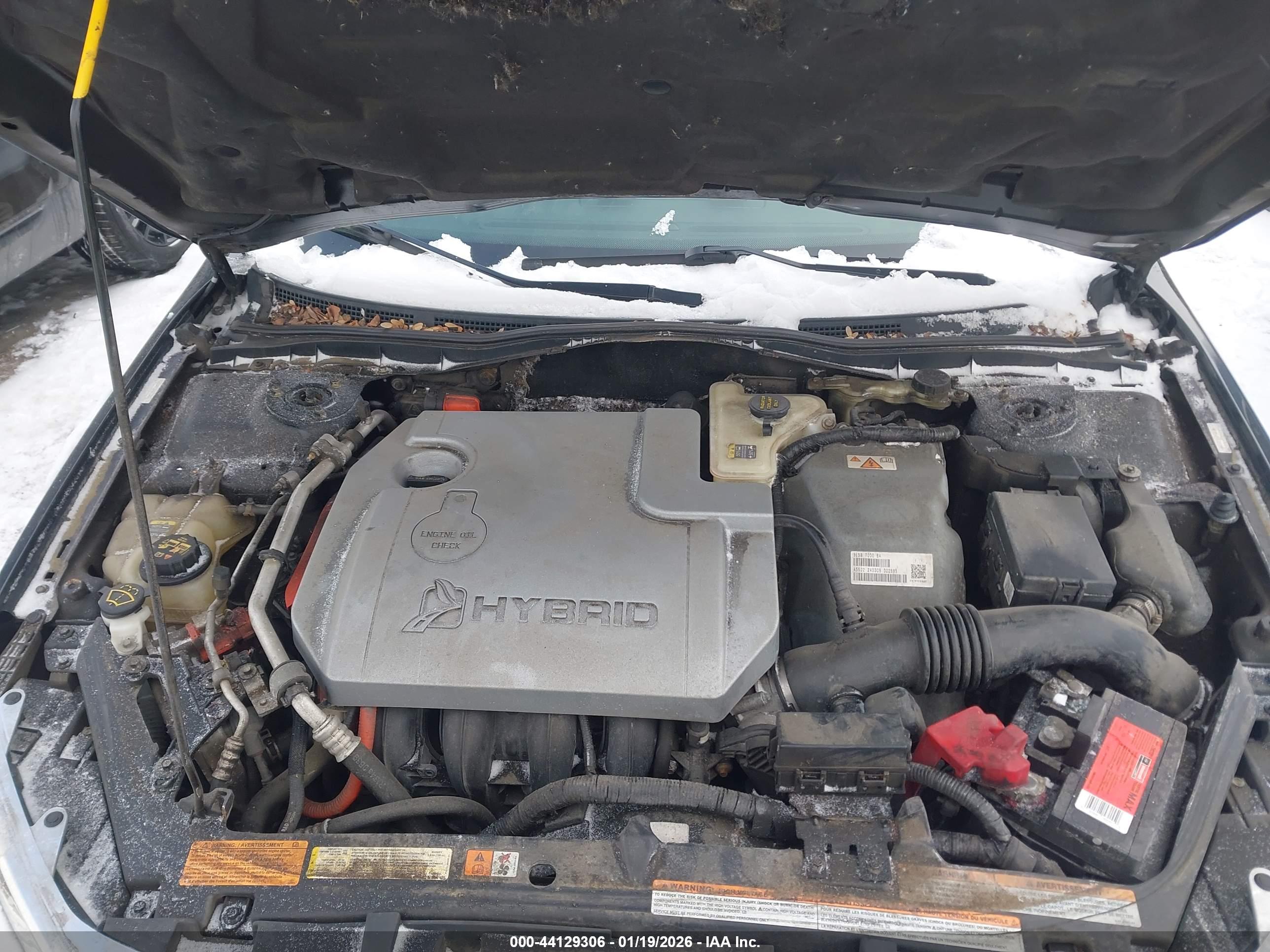 FORD FUSION image 10