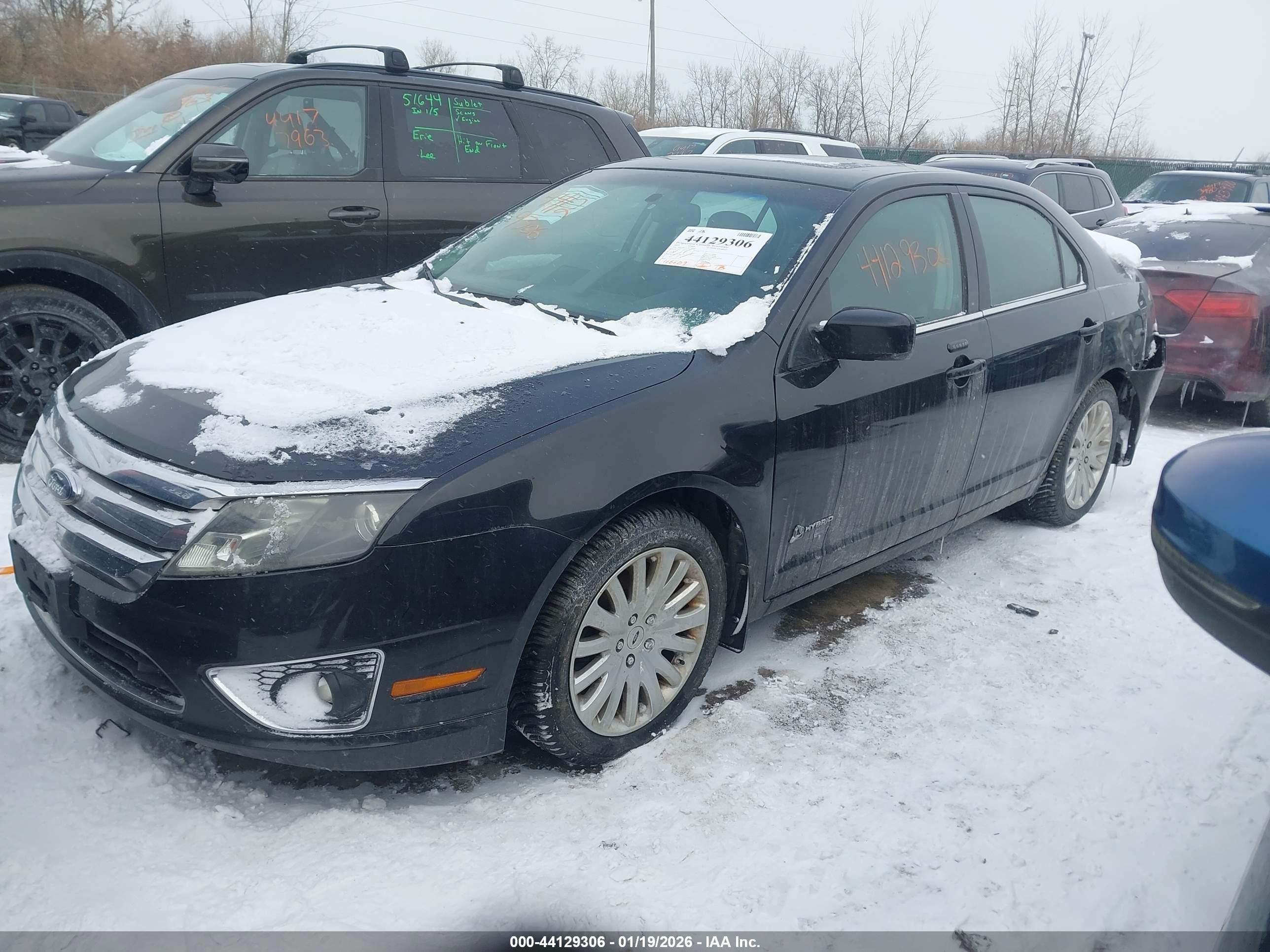 FORD FUSION image 2
