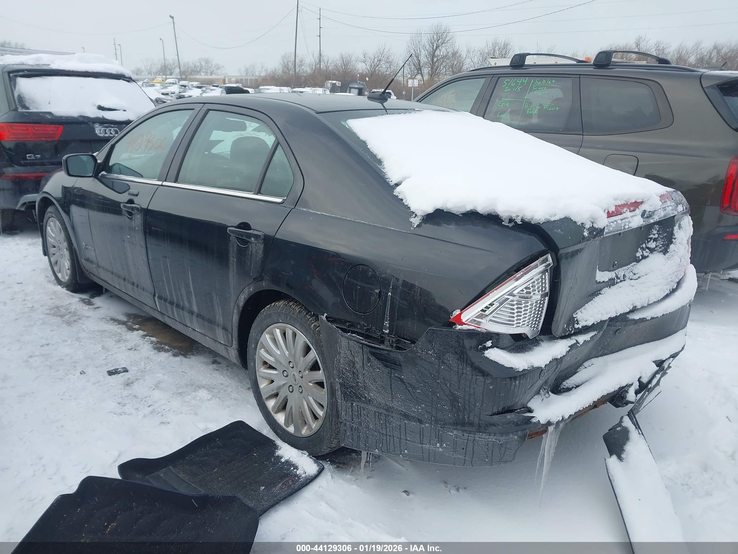 FORD FUSION image 3