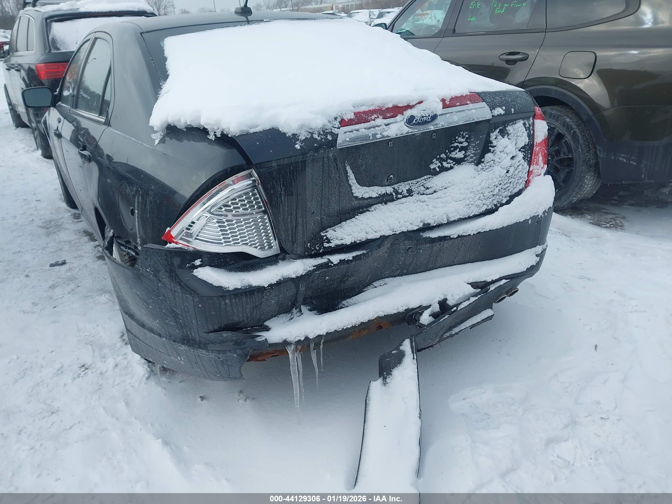 FORD FUSION image 6