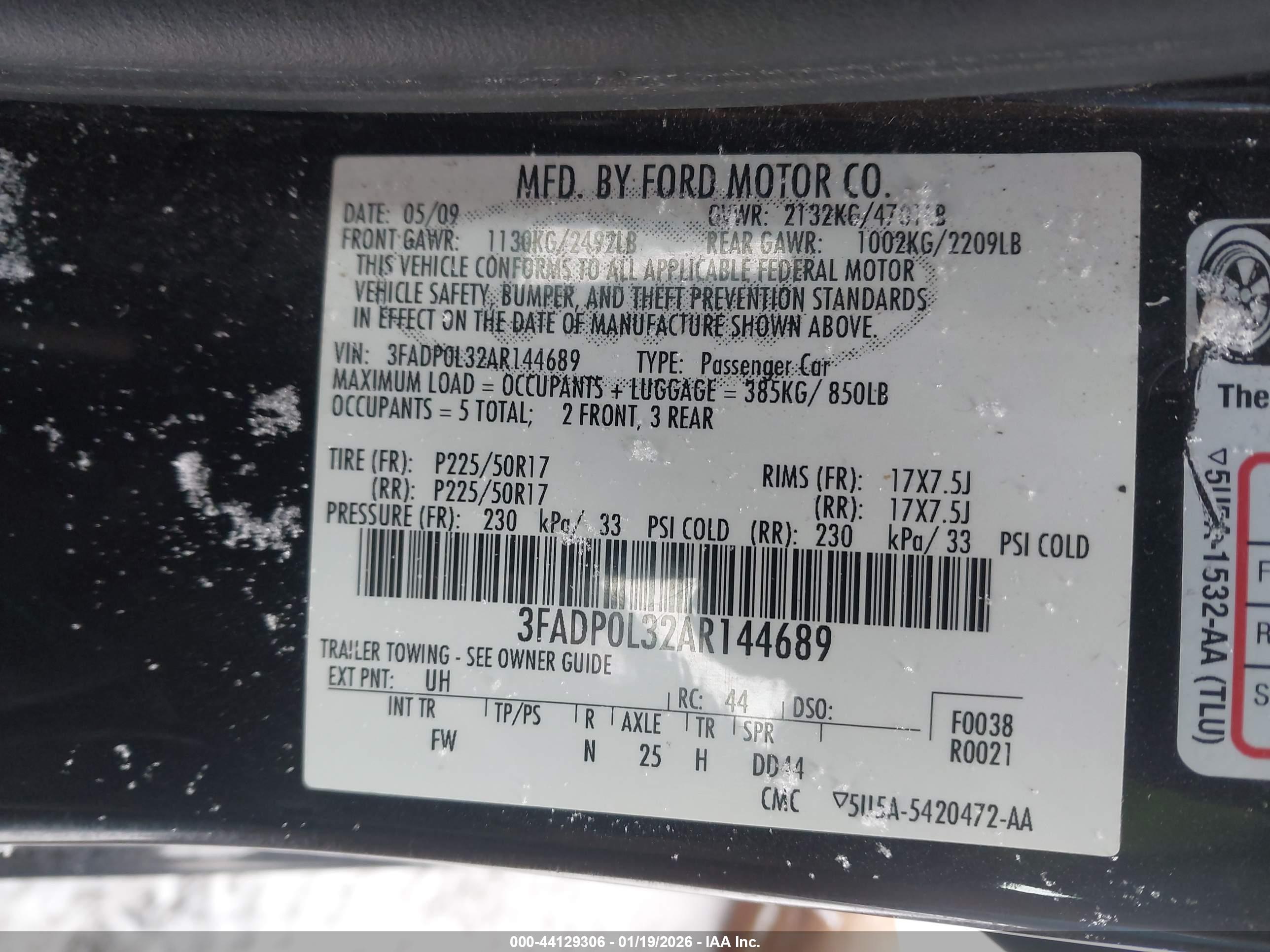 FORD FUSION image 9