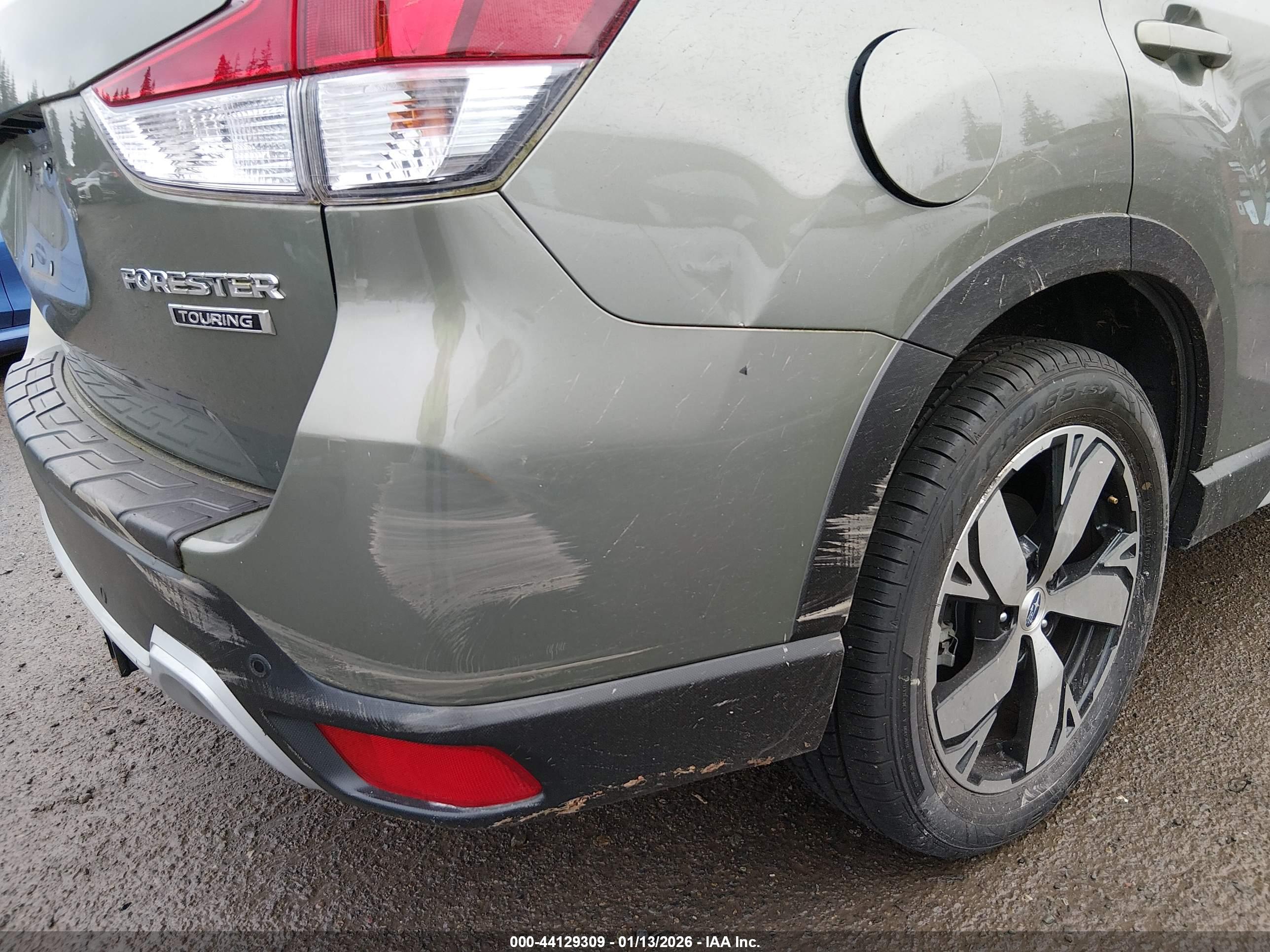 SUBARU FORESTER image 6