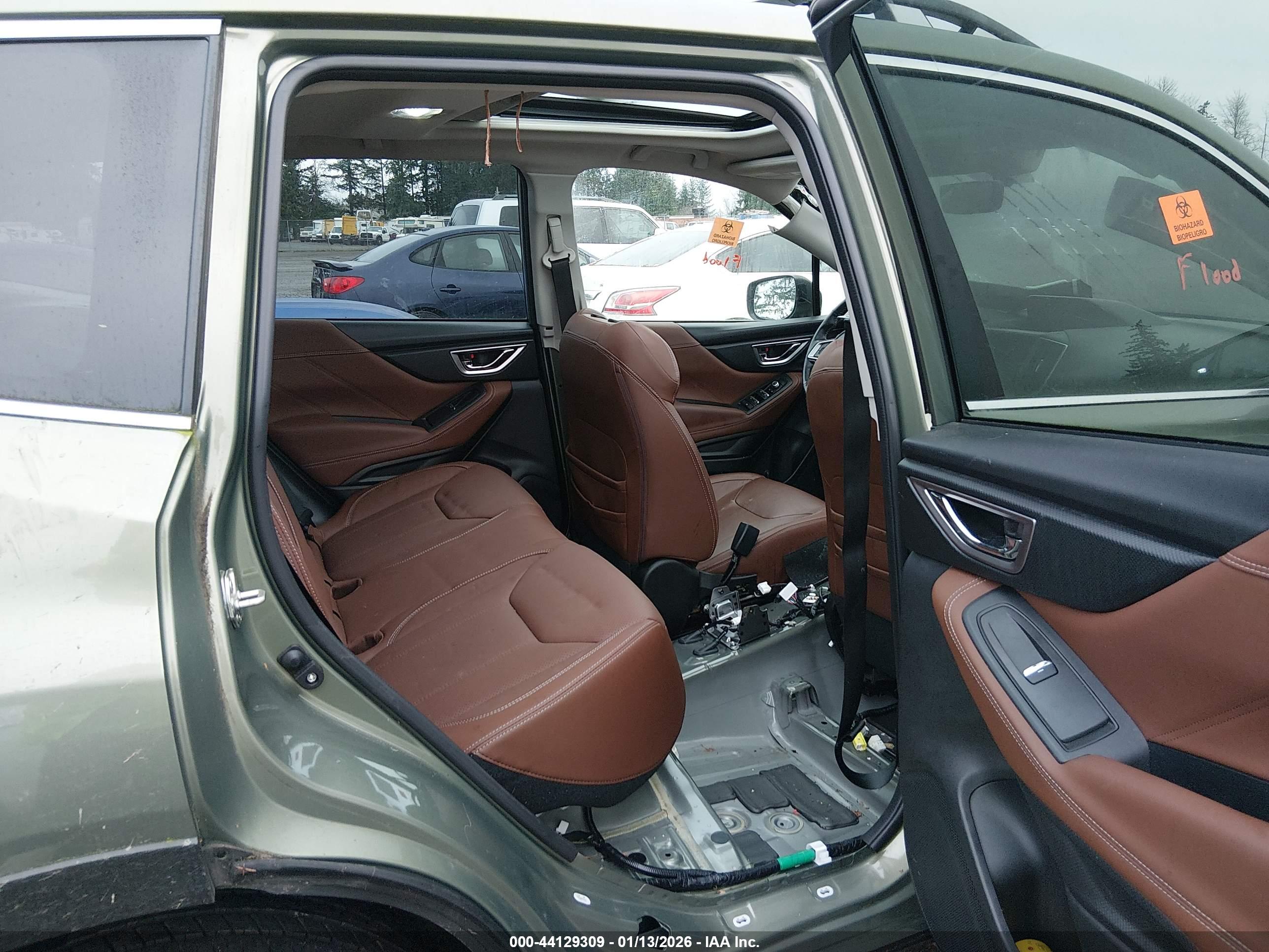 SUBARU FORESTER image 8