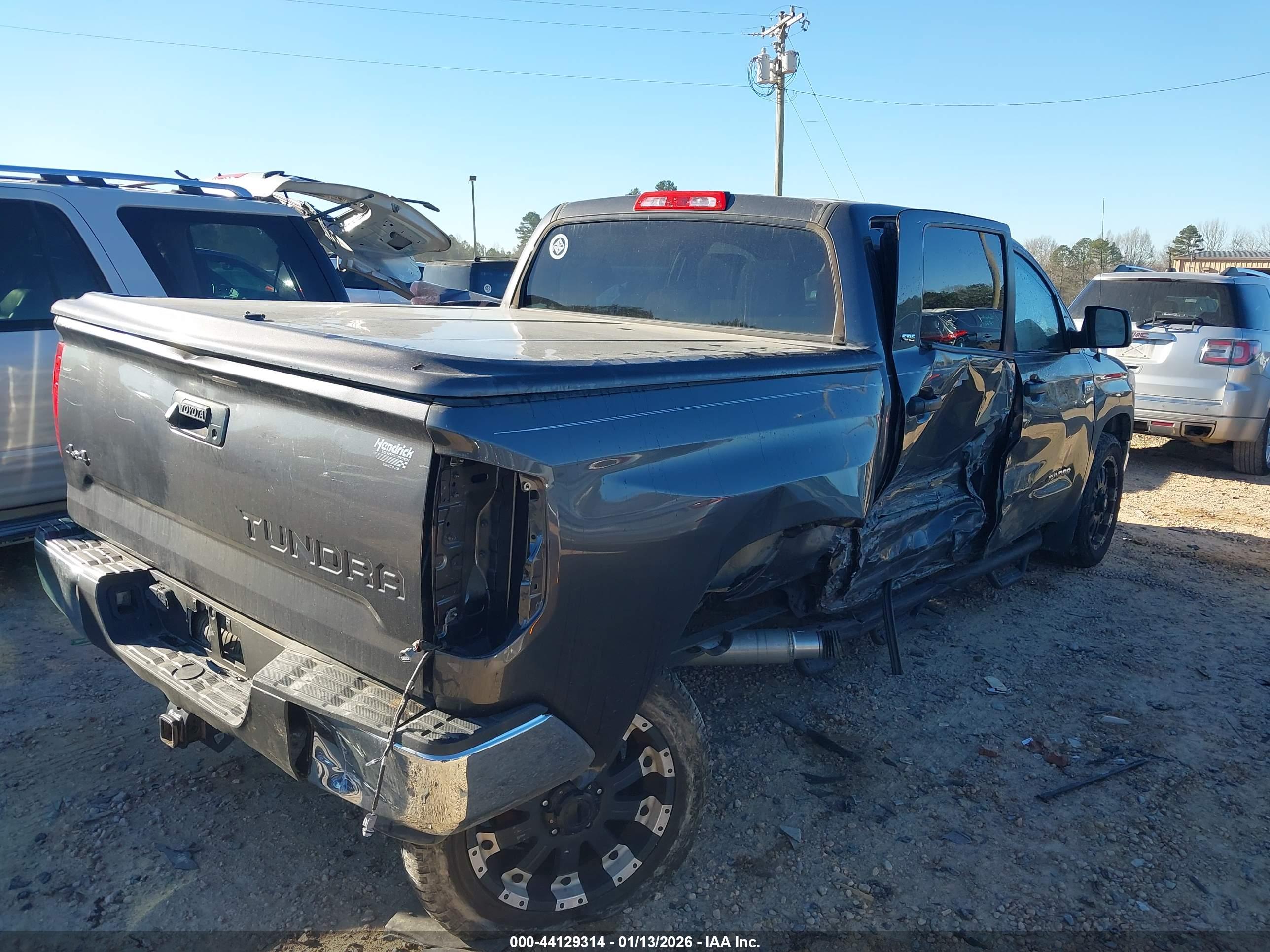 TOYOTA TUNDRA image 4