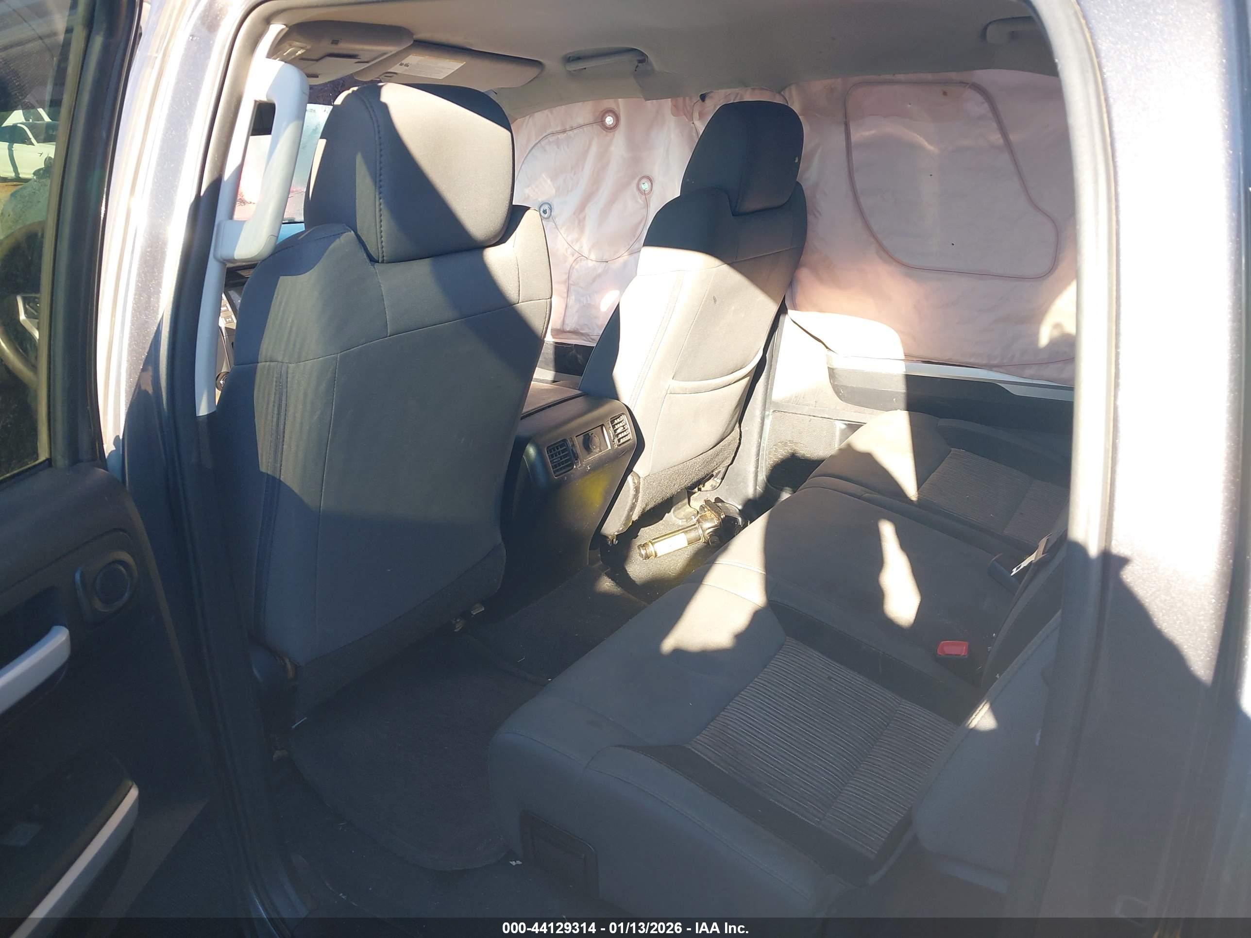 TOYOTA TUNDRA image 8