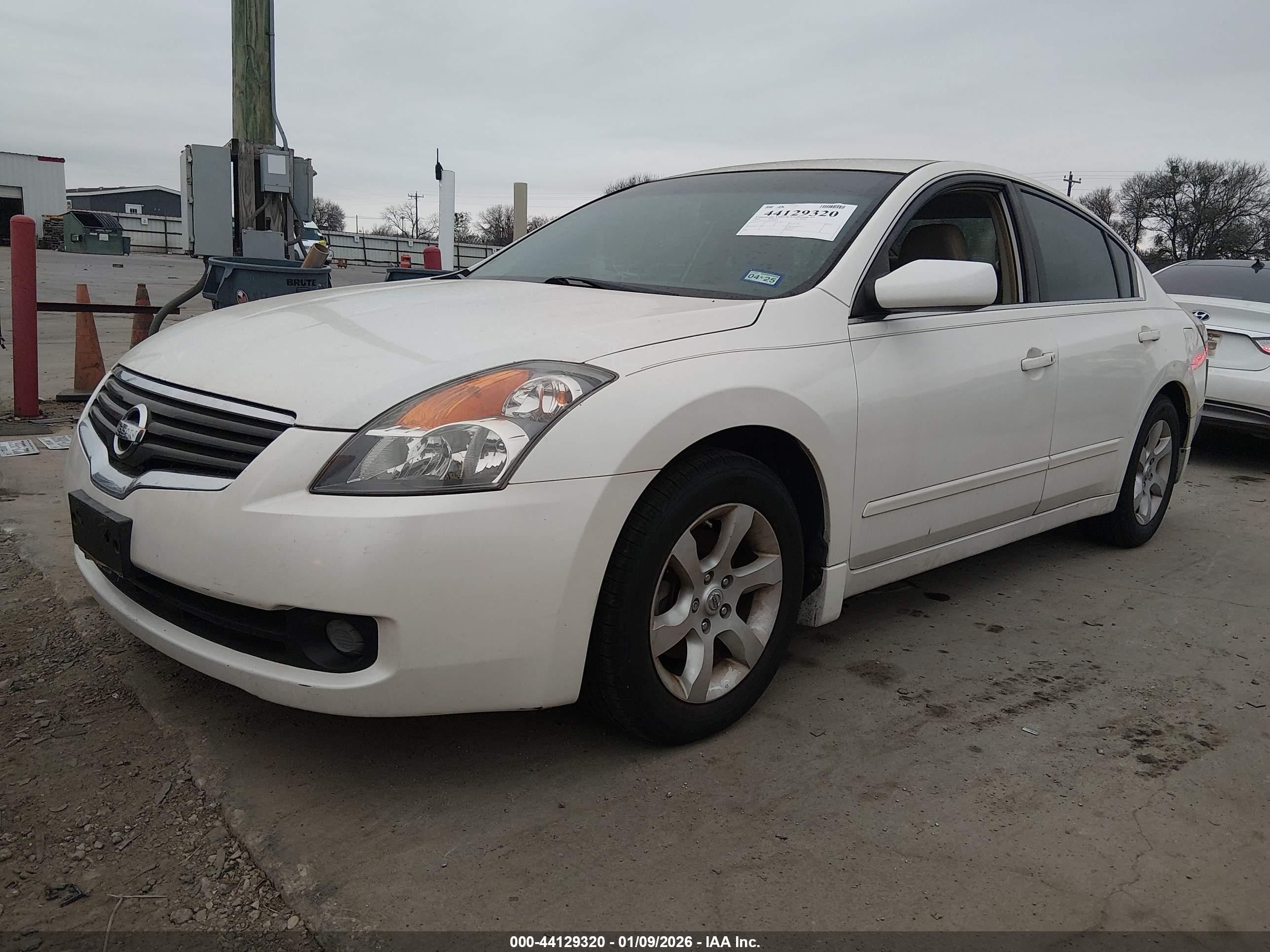 NISSAN ALTIMA image 2