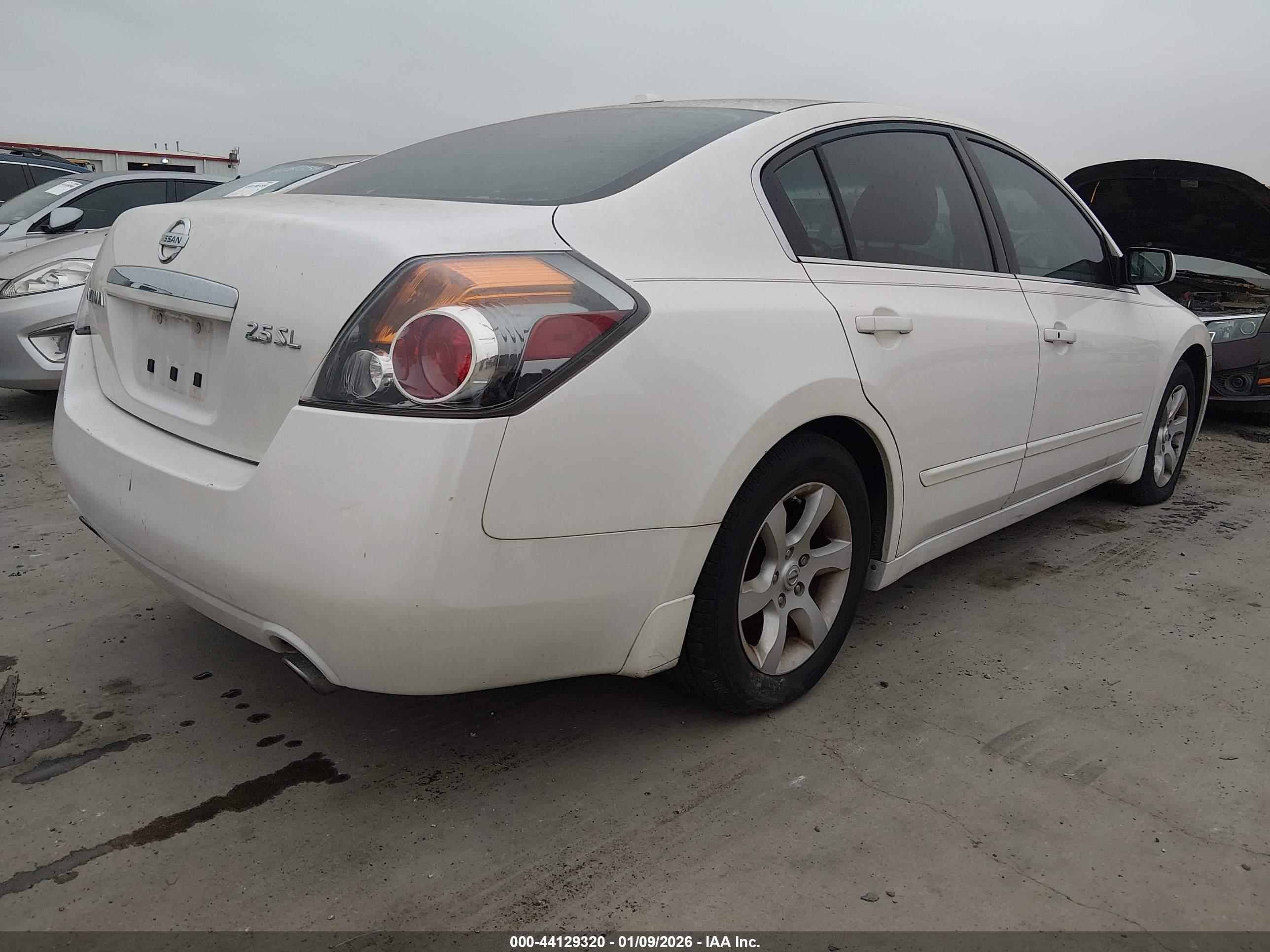 NISSAN ALTIMA image 4