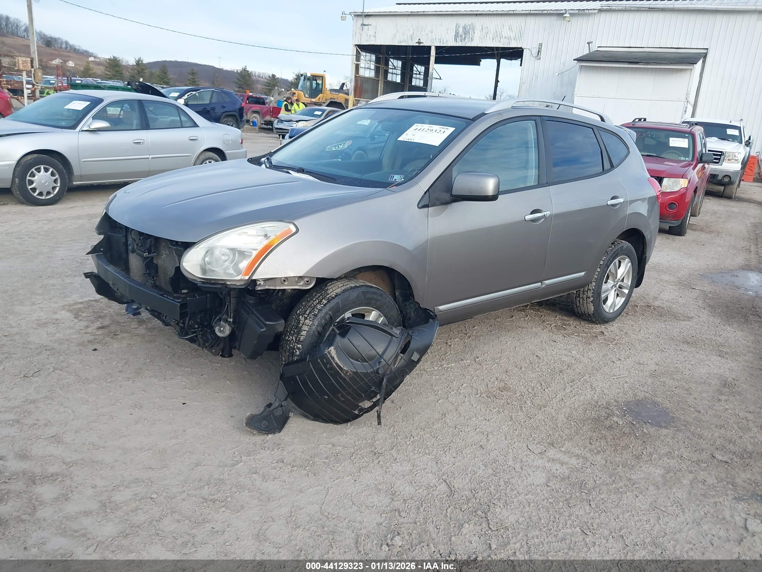 NISSAN ROGUE image 2
