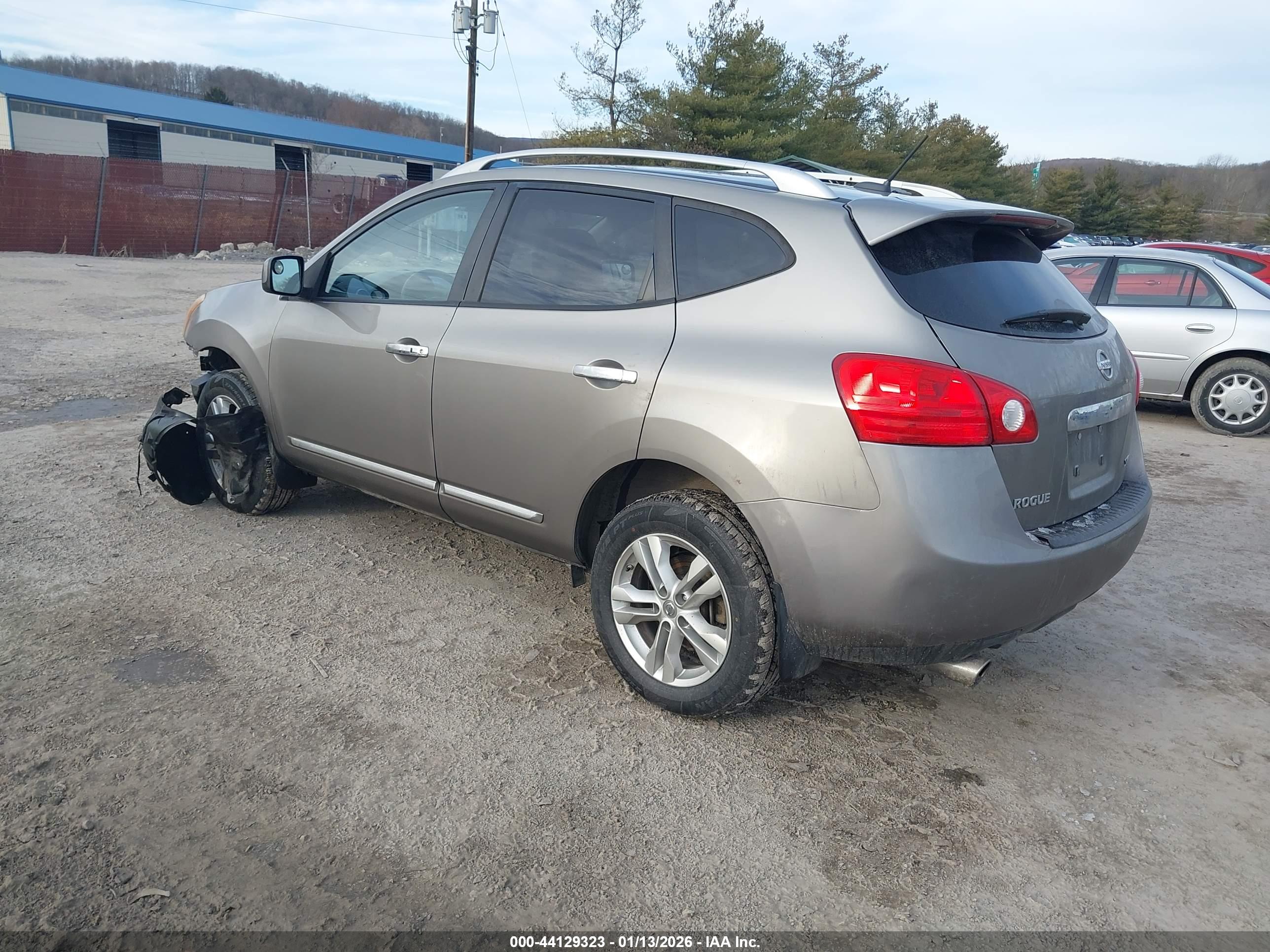 NISSAN ROGUE image 3