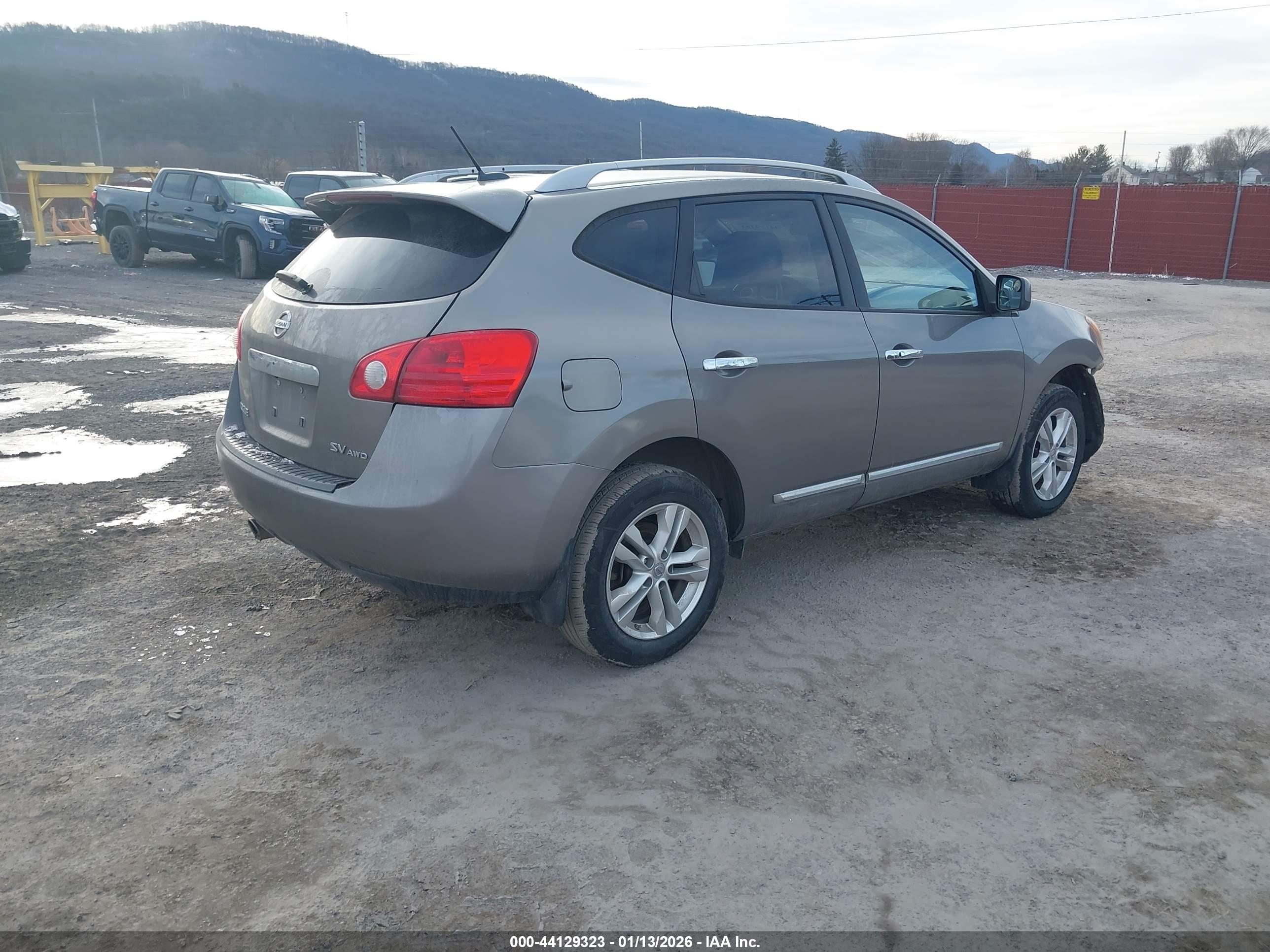 NISSAN ROGUE image 4