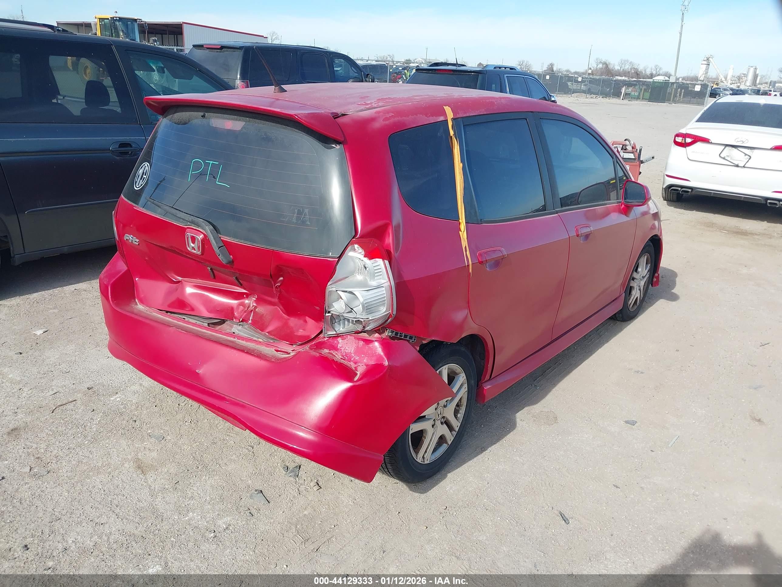 HONDA FIT image 4