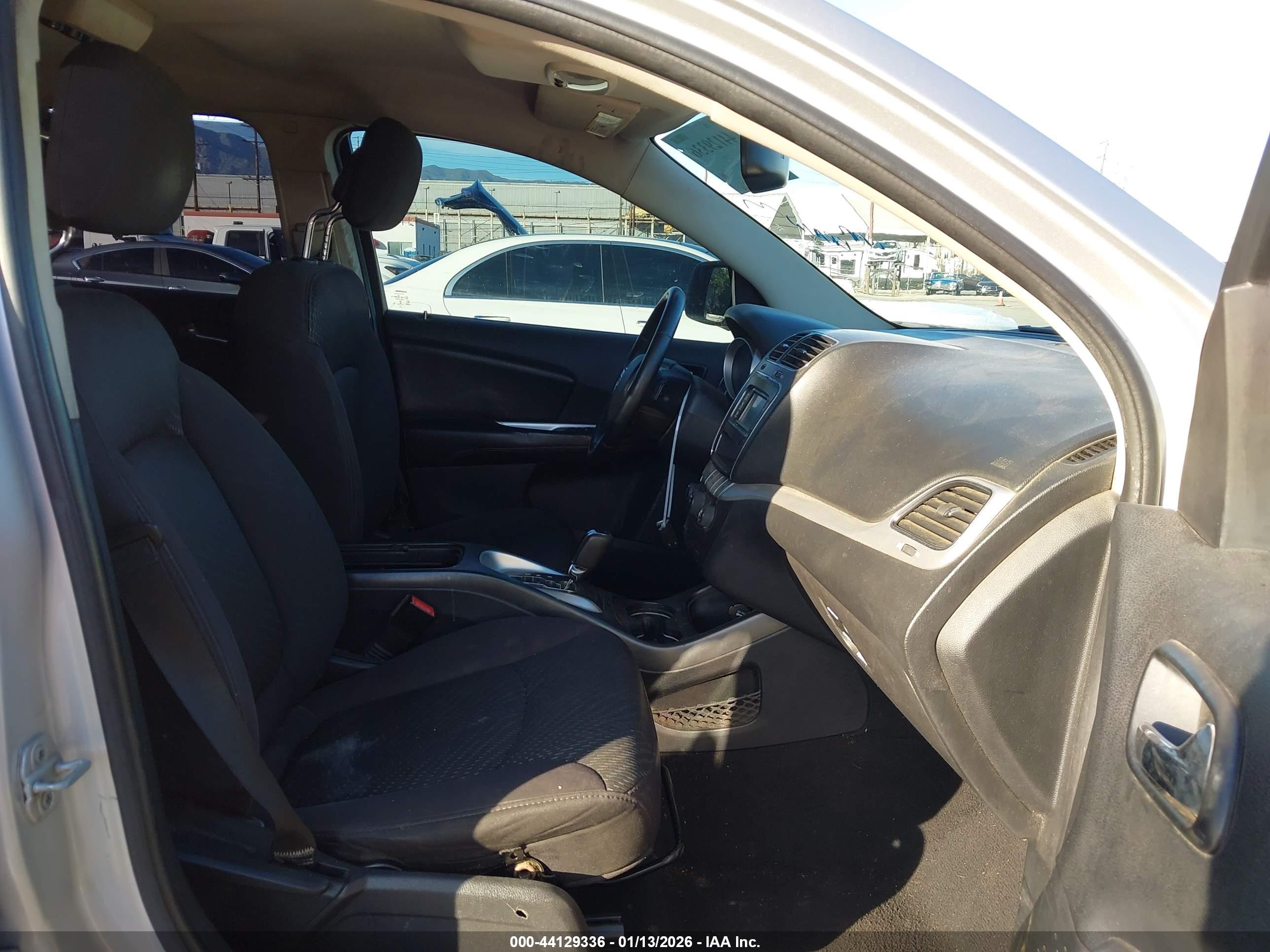 DODGE JOURNEY image 5