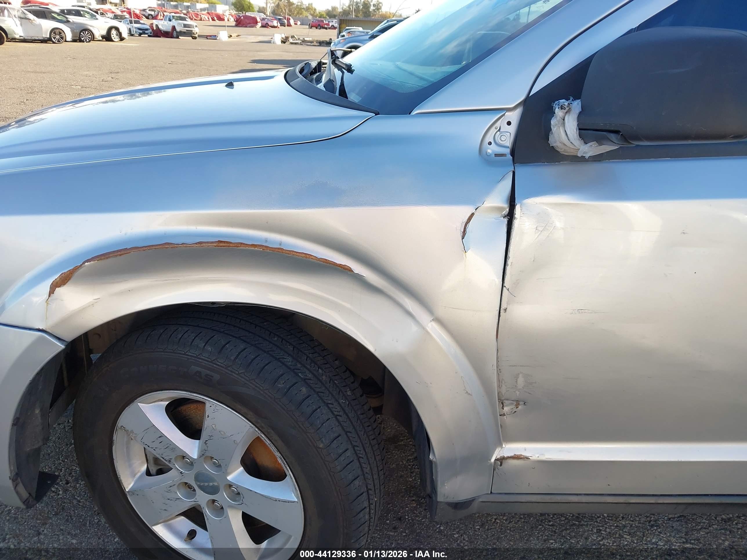 DODGE JOURNEY image 6