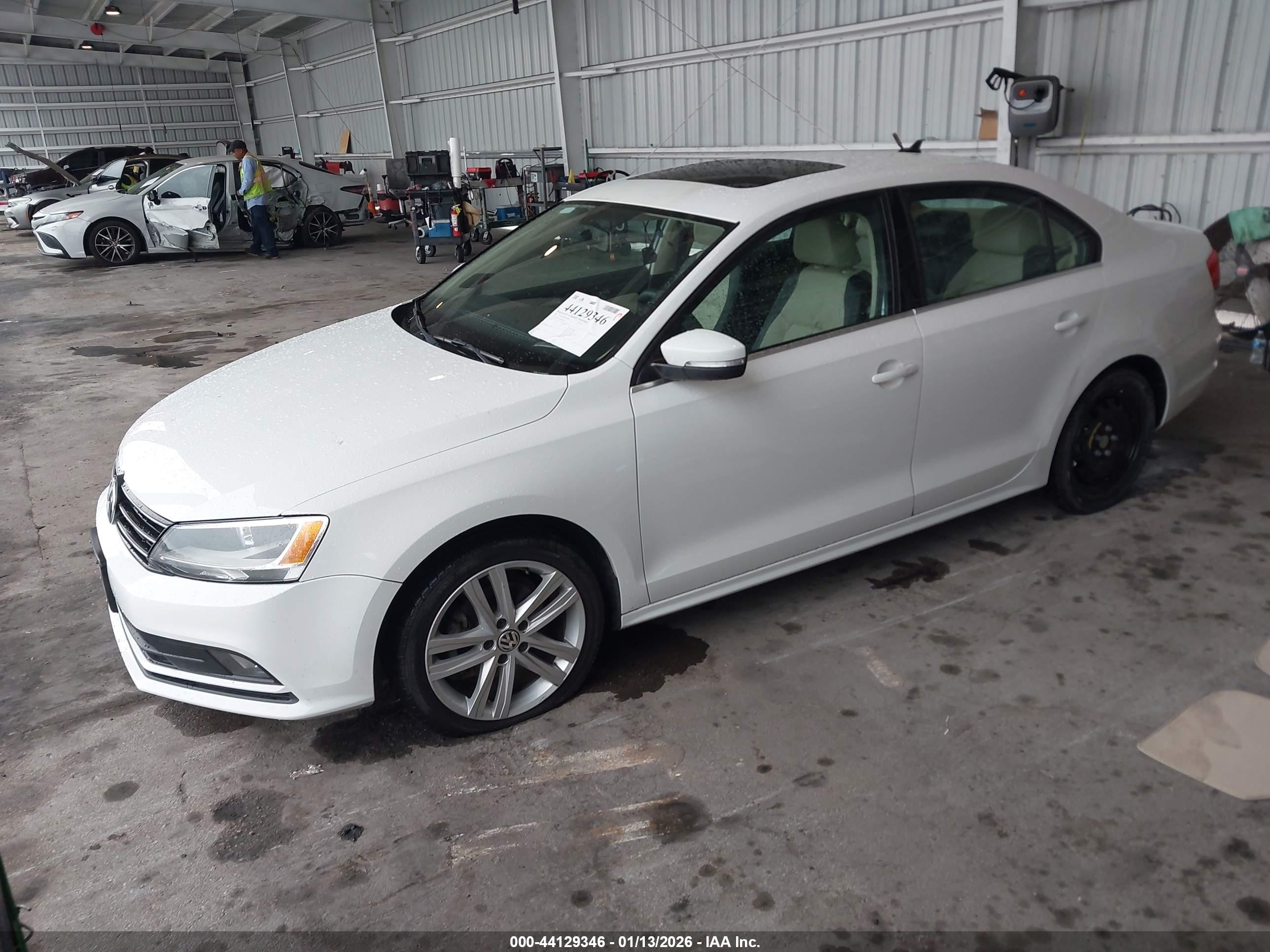 VOLKSWAGEN JETTA image 2
