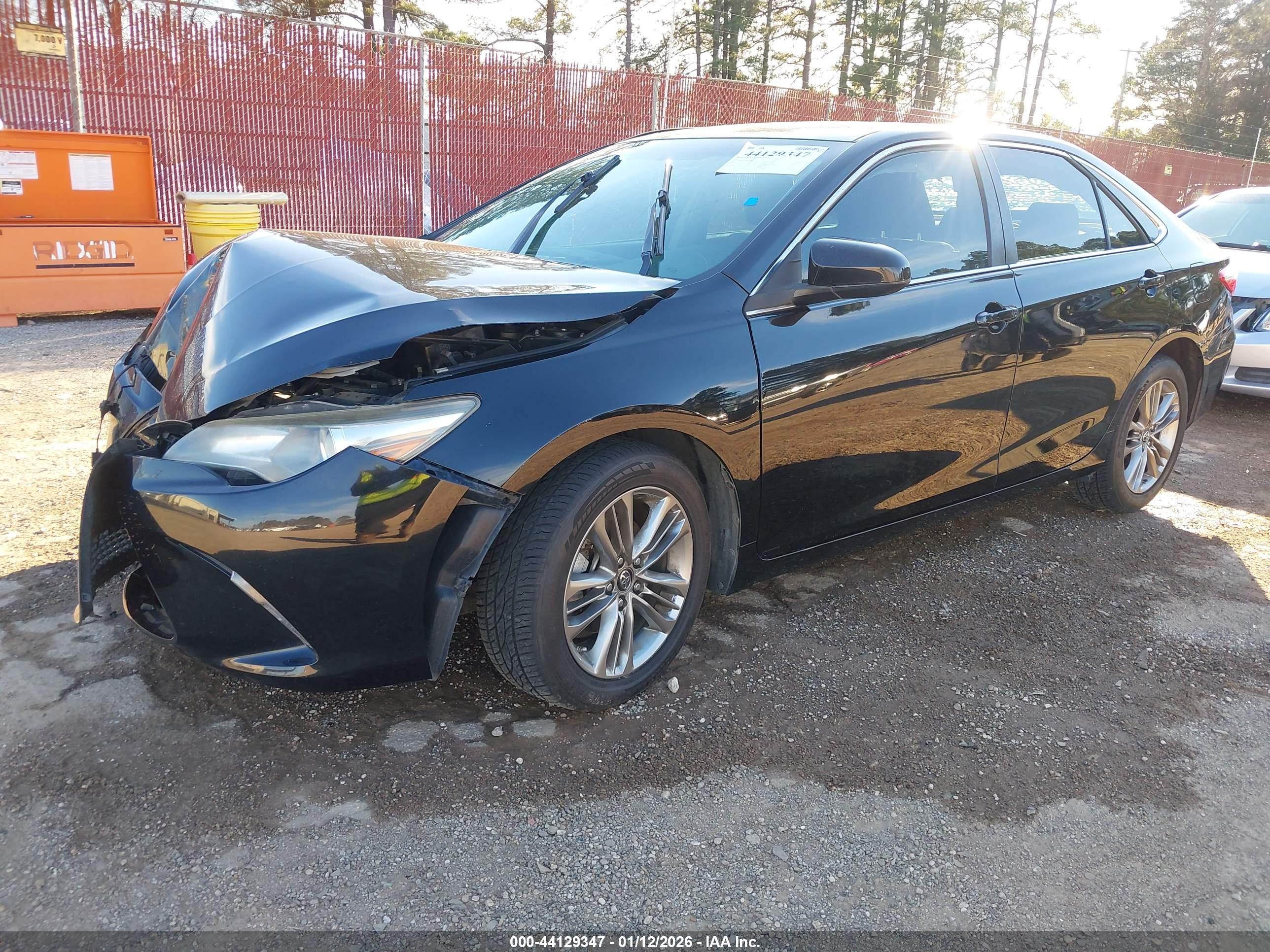 TOYOTA CAMRY image 2