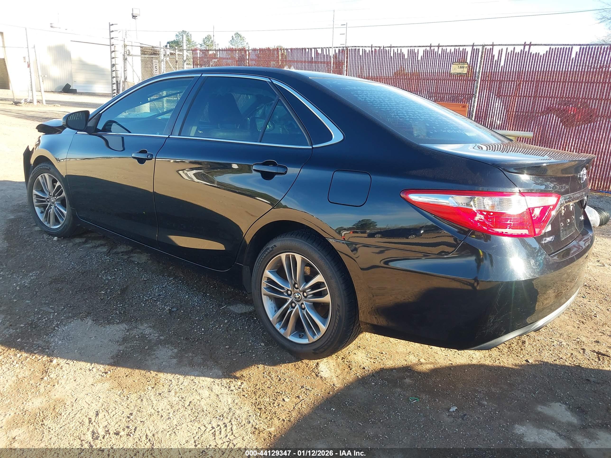TOYOTA CAMRY image 3