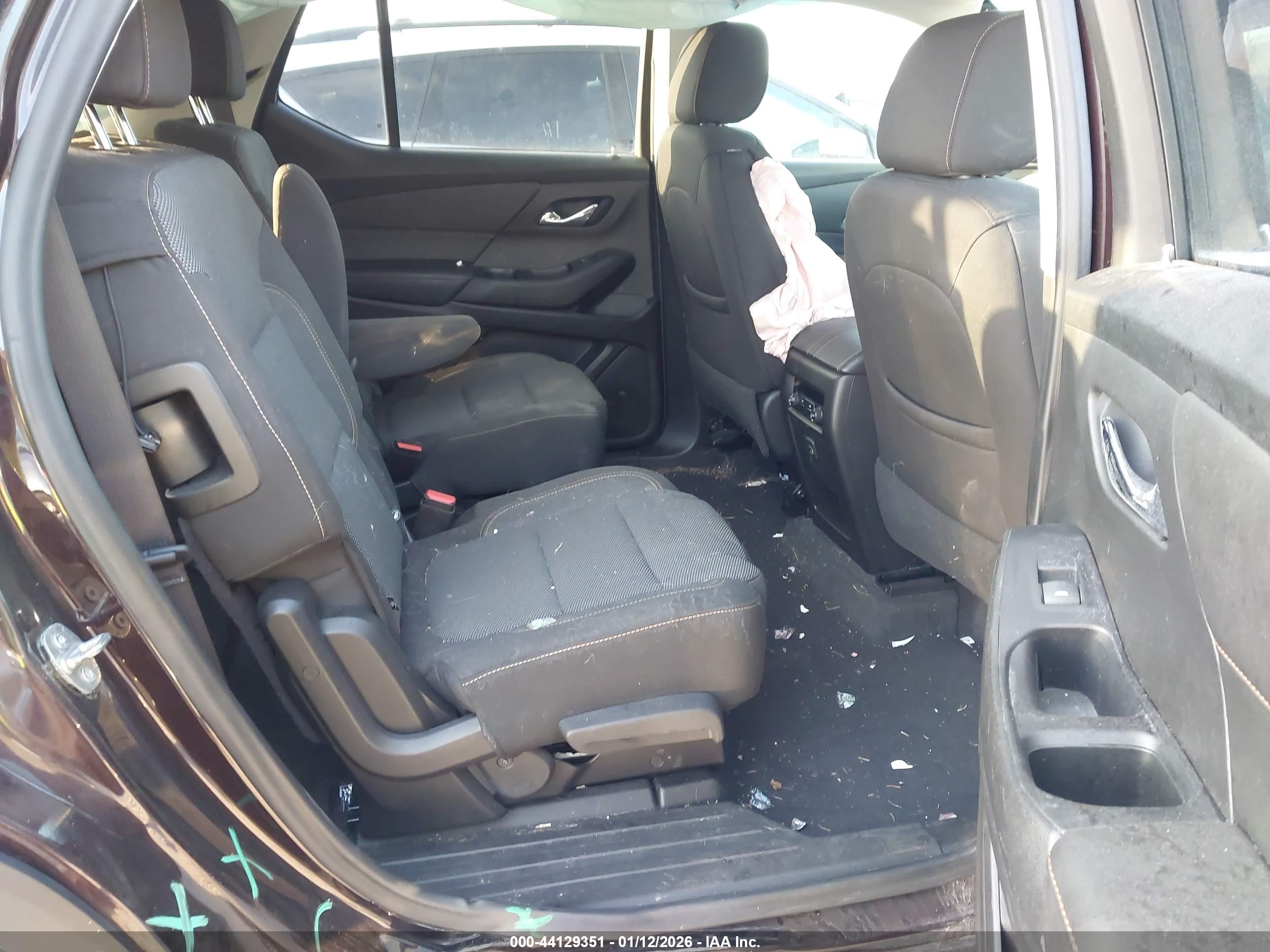 CHEVROLET TRAVERSE image 8