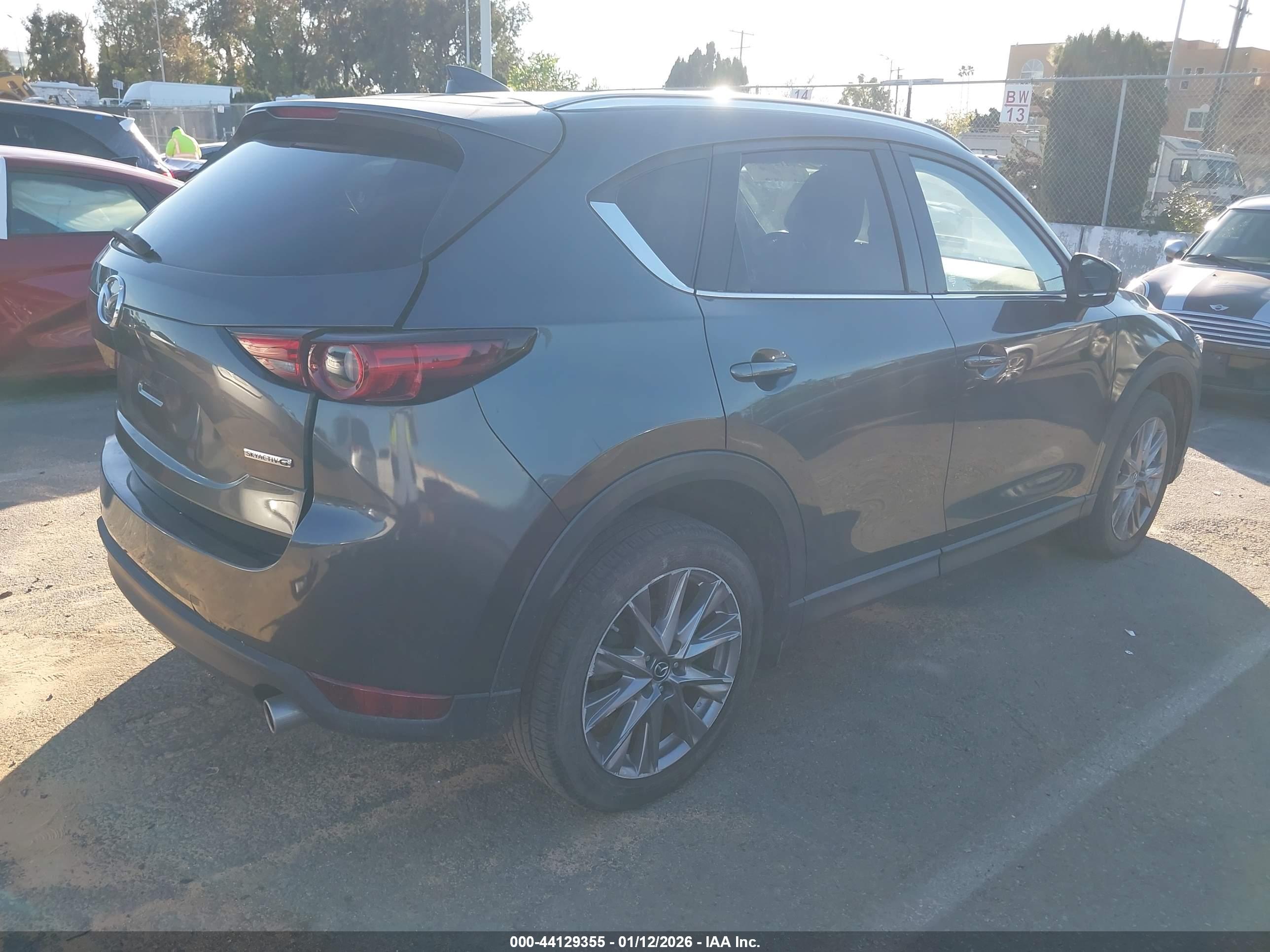 MAZDA CX-5 image 4