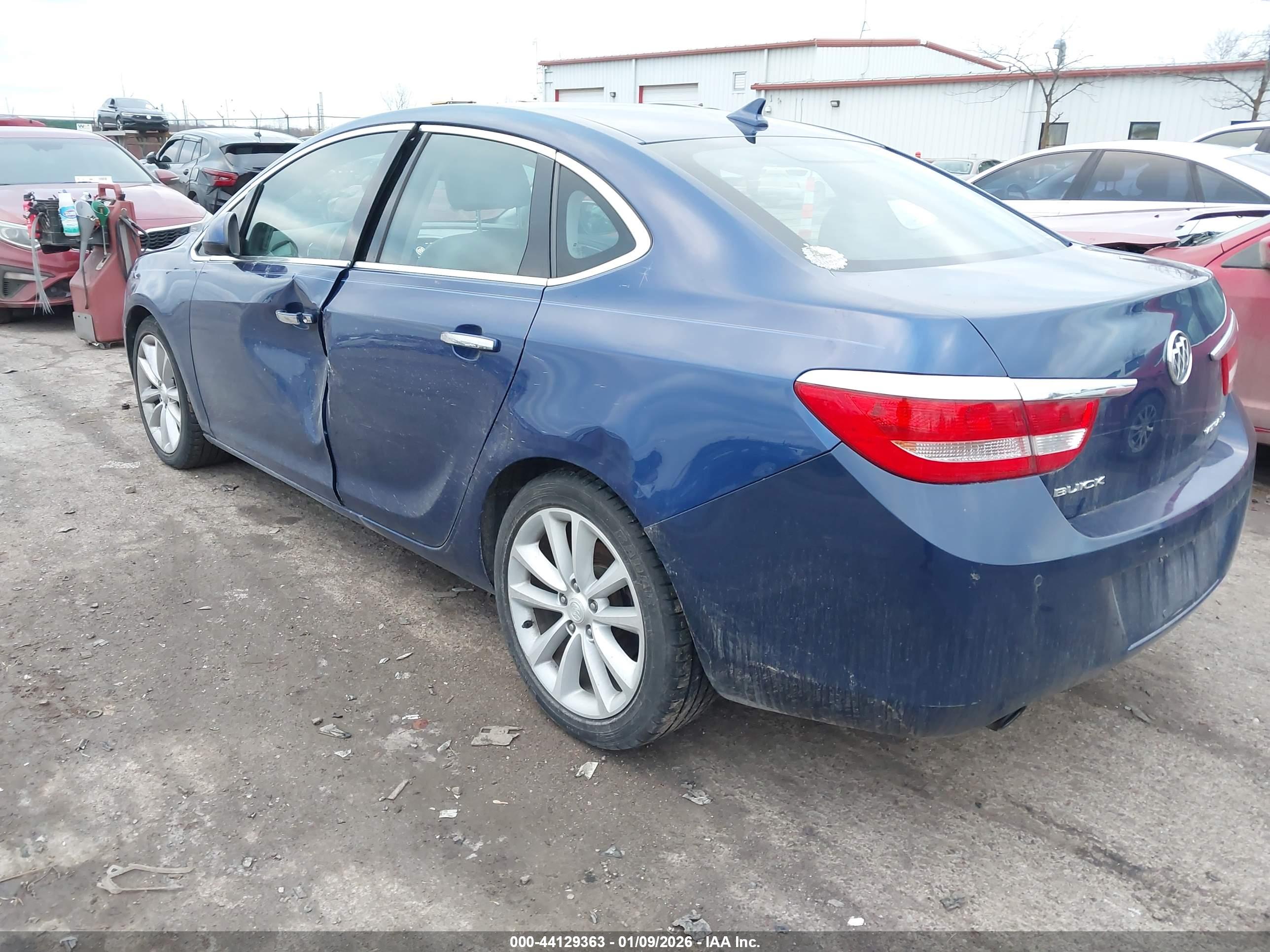 BUICK VERANO image 3
