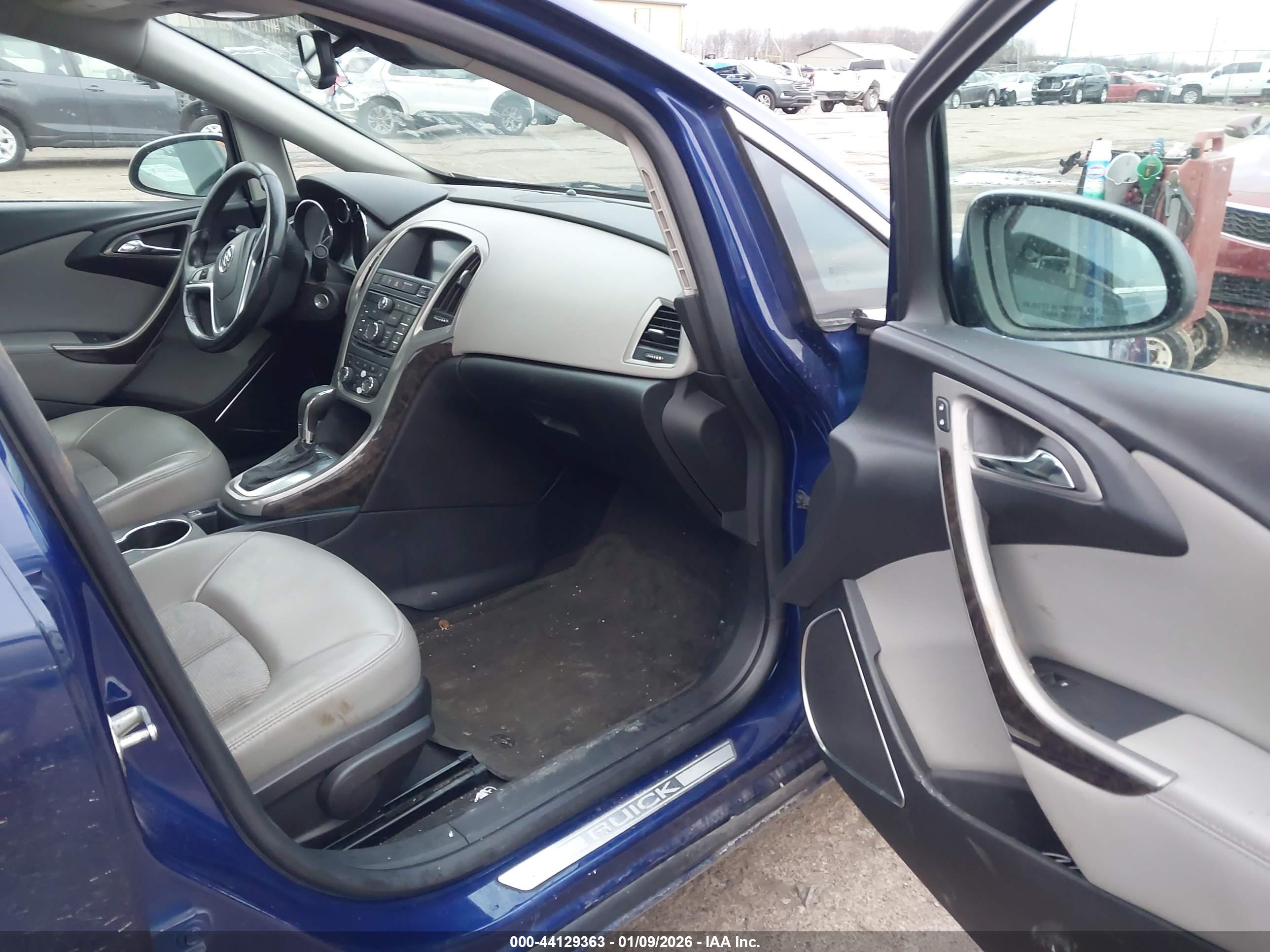 BUICK VERANO image 5