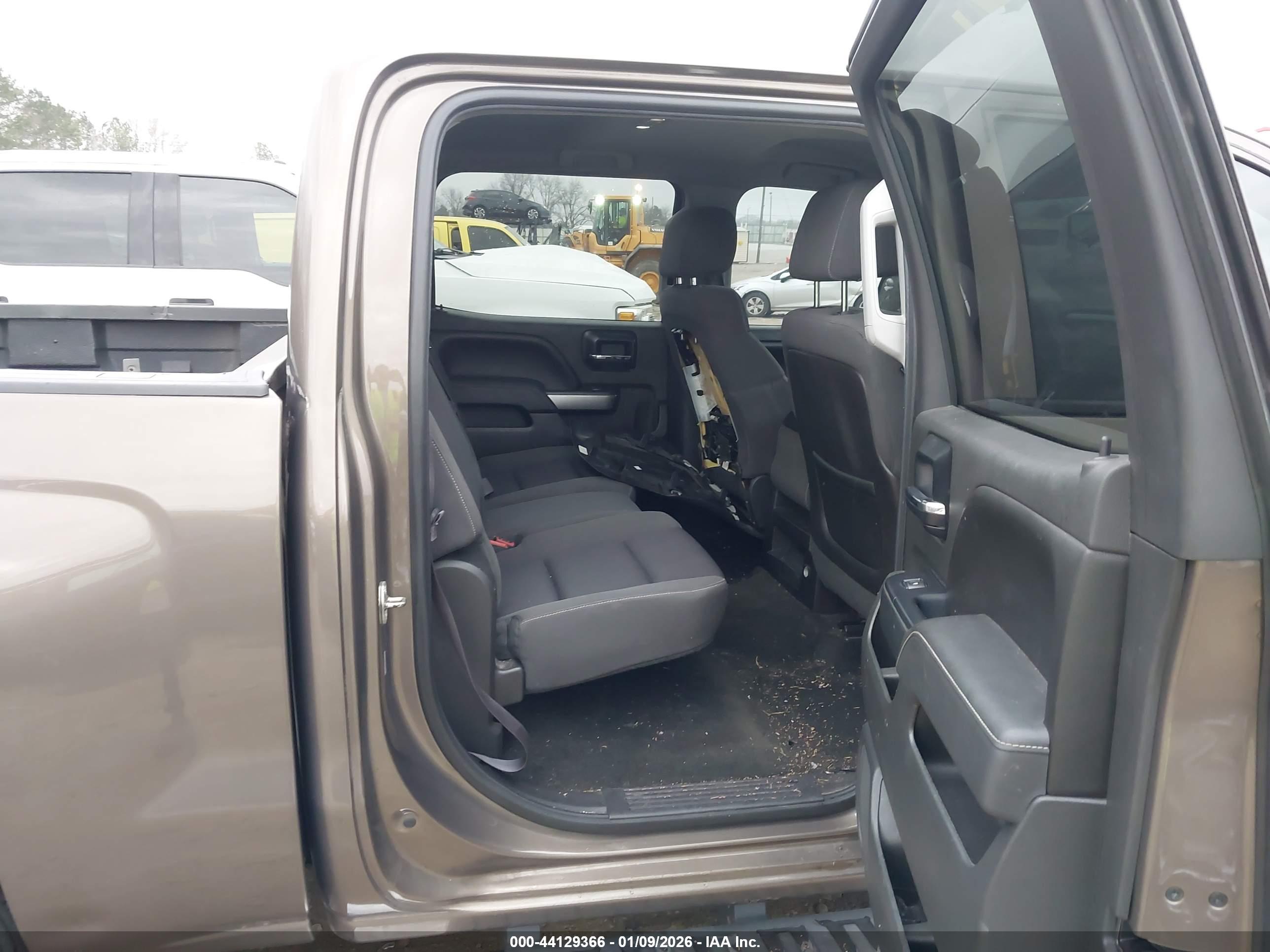 CHEVROLET SILVERADO image 8