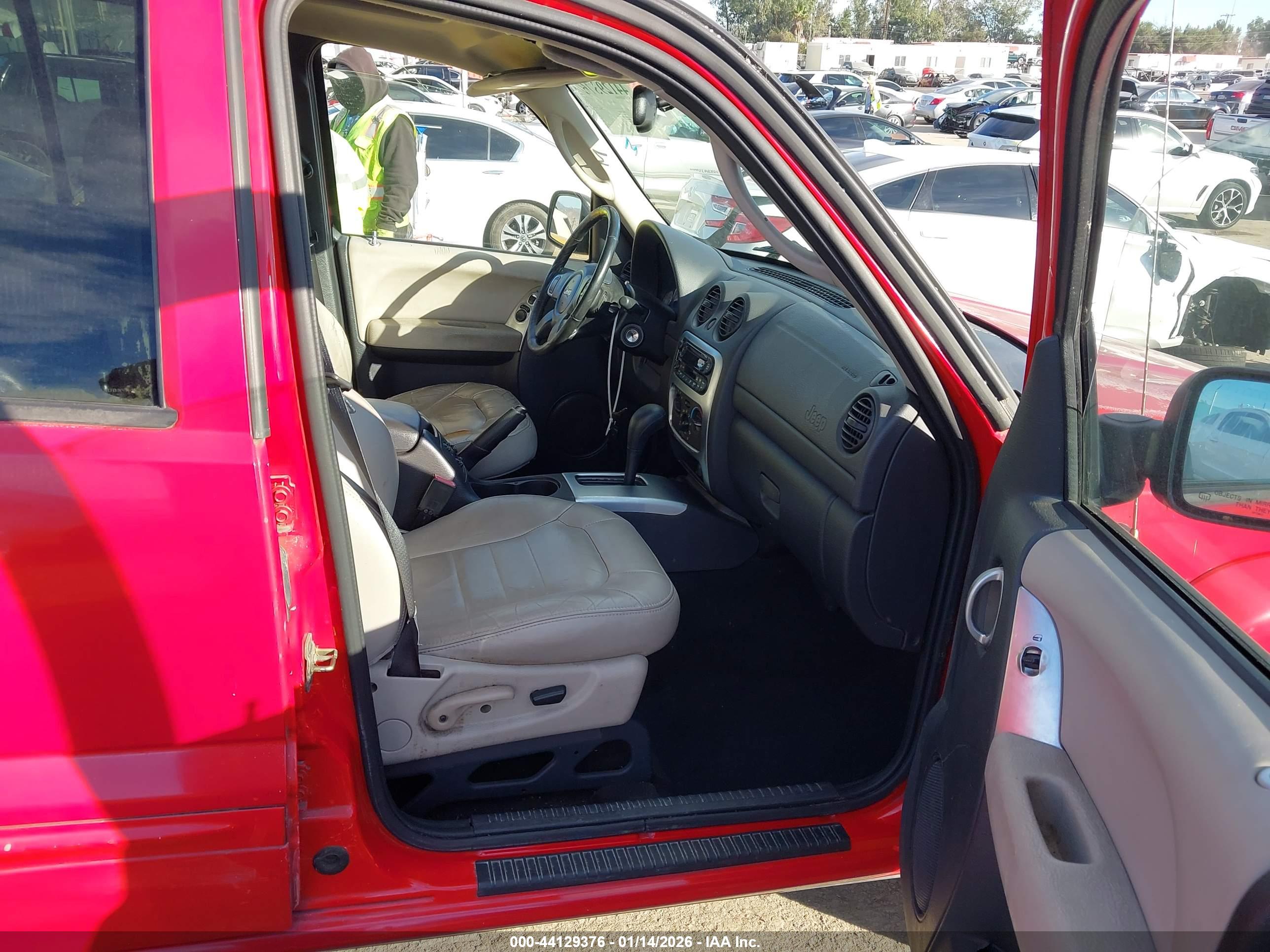JEEP LIBERTY image 5