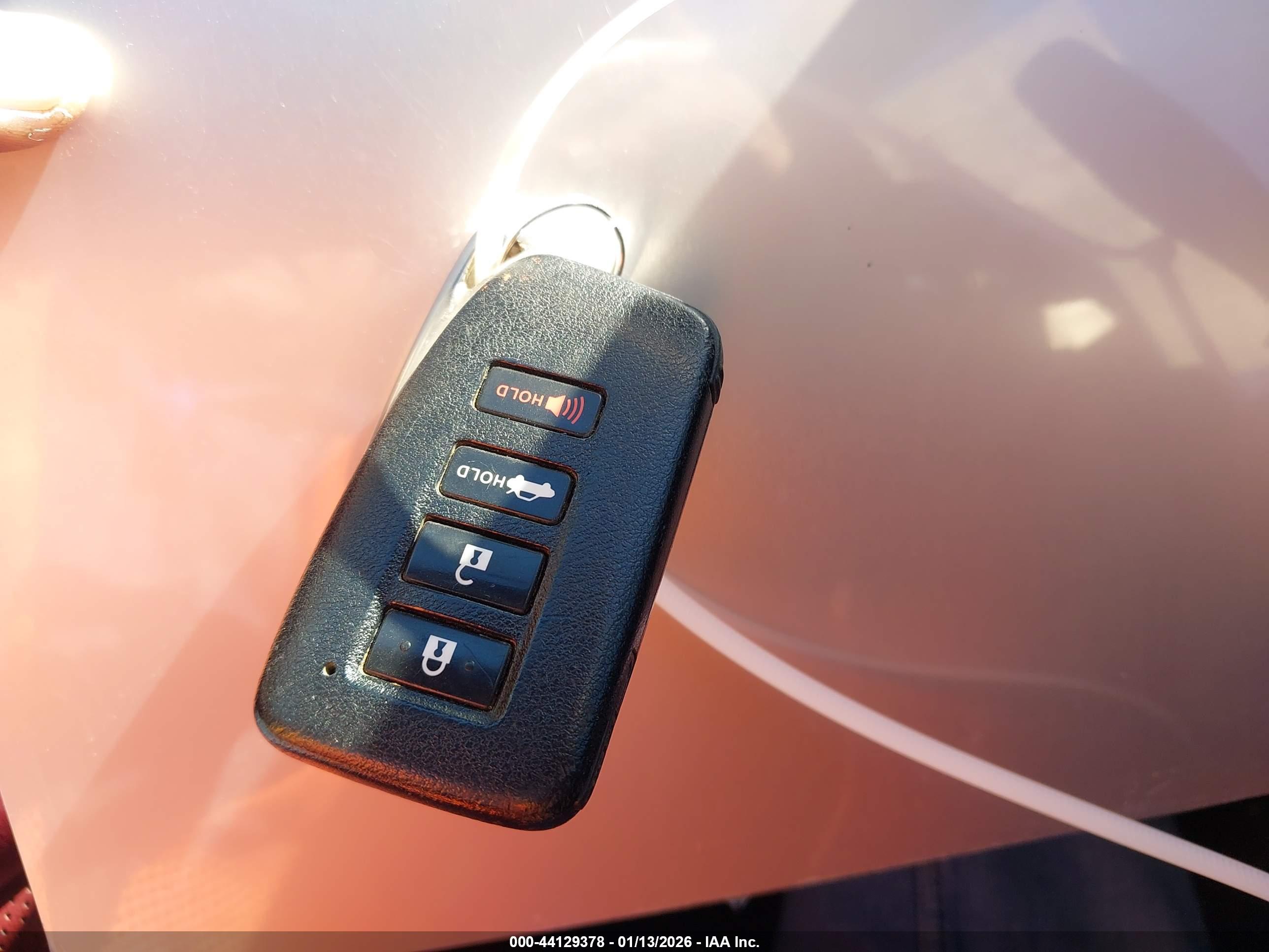 LEXUS IS image 11