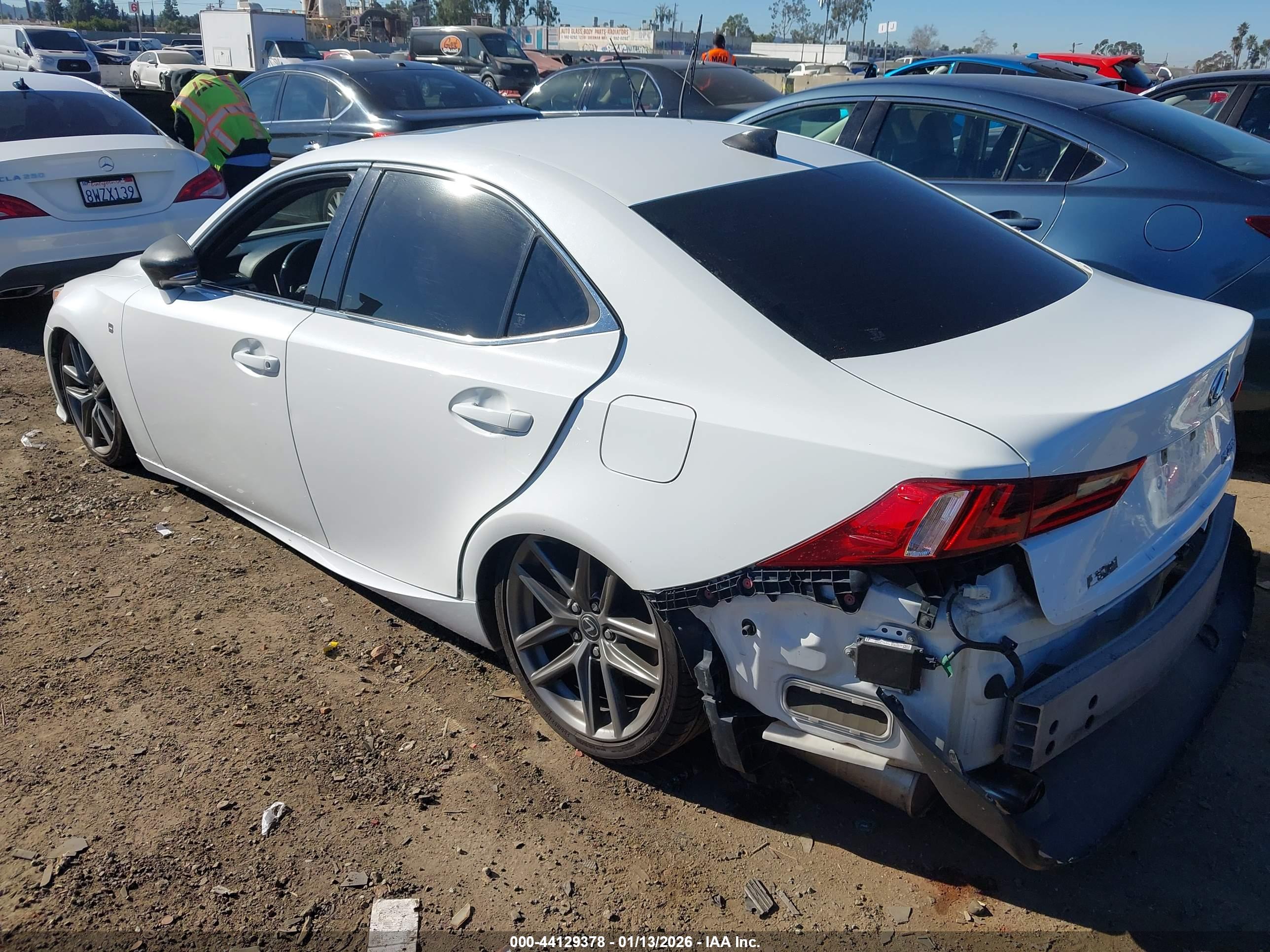 LEXUS IS image 3