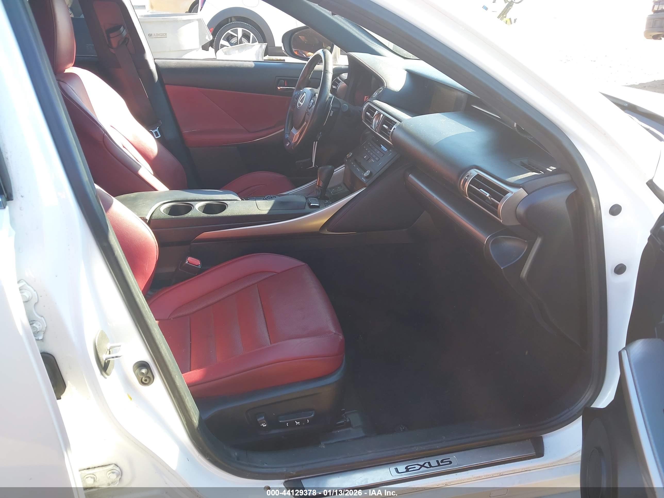 LEXUS IS image 5