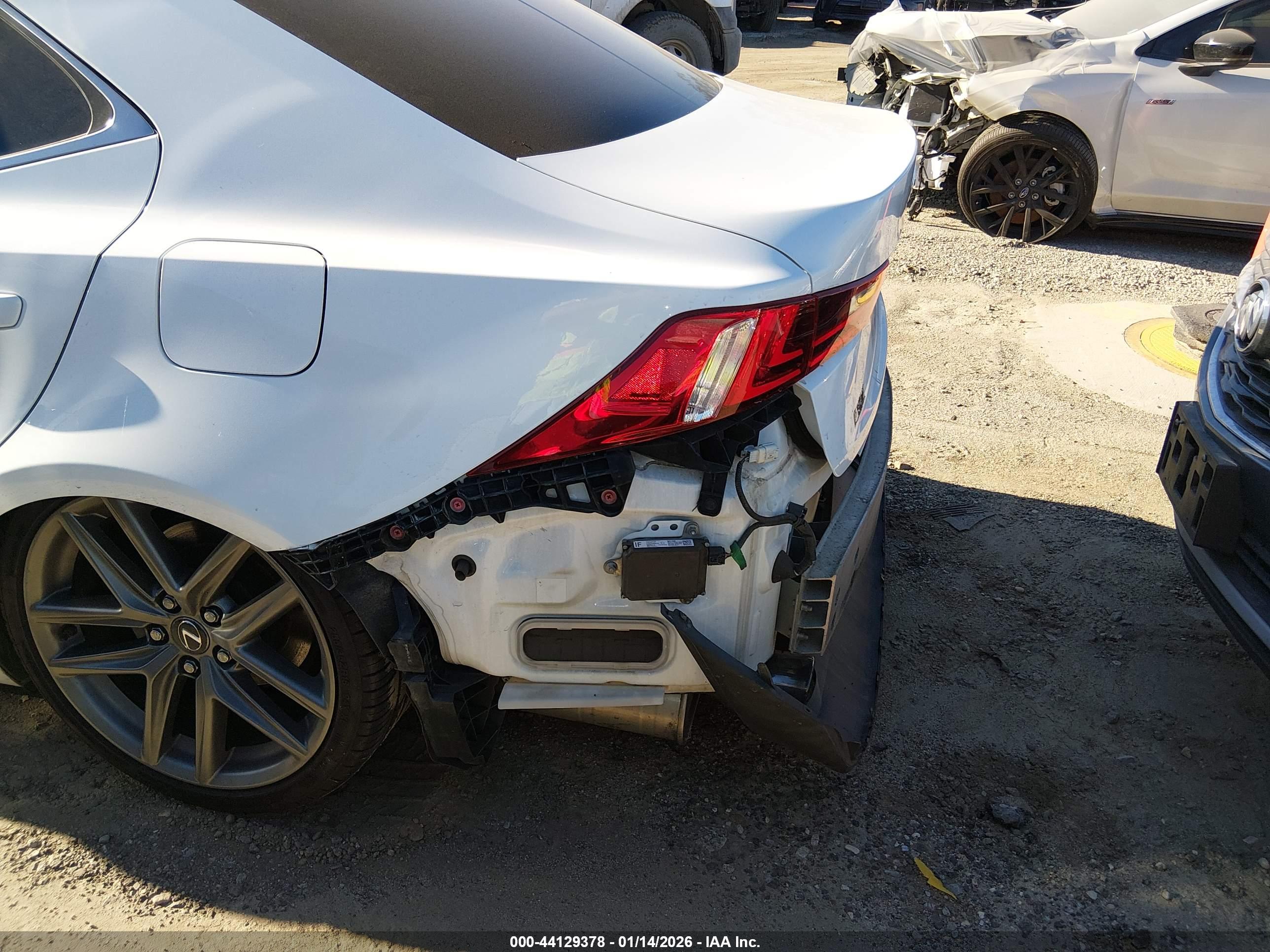 LEXUS IS image 6