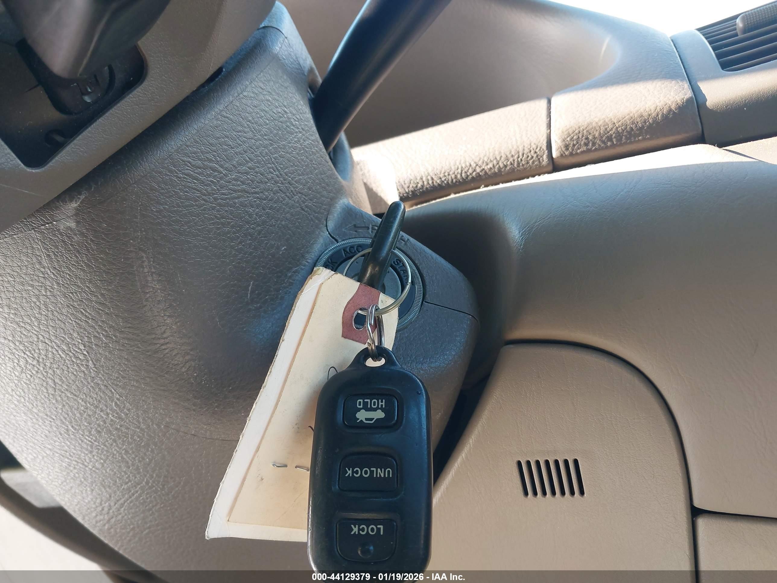 TOYOTA CAMRY image 11