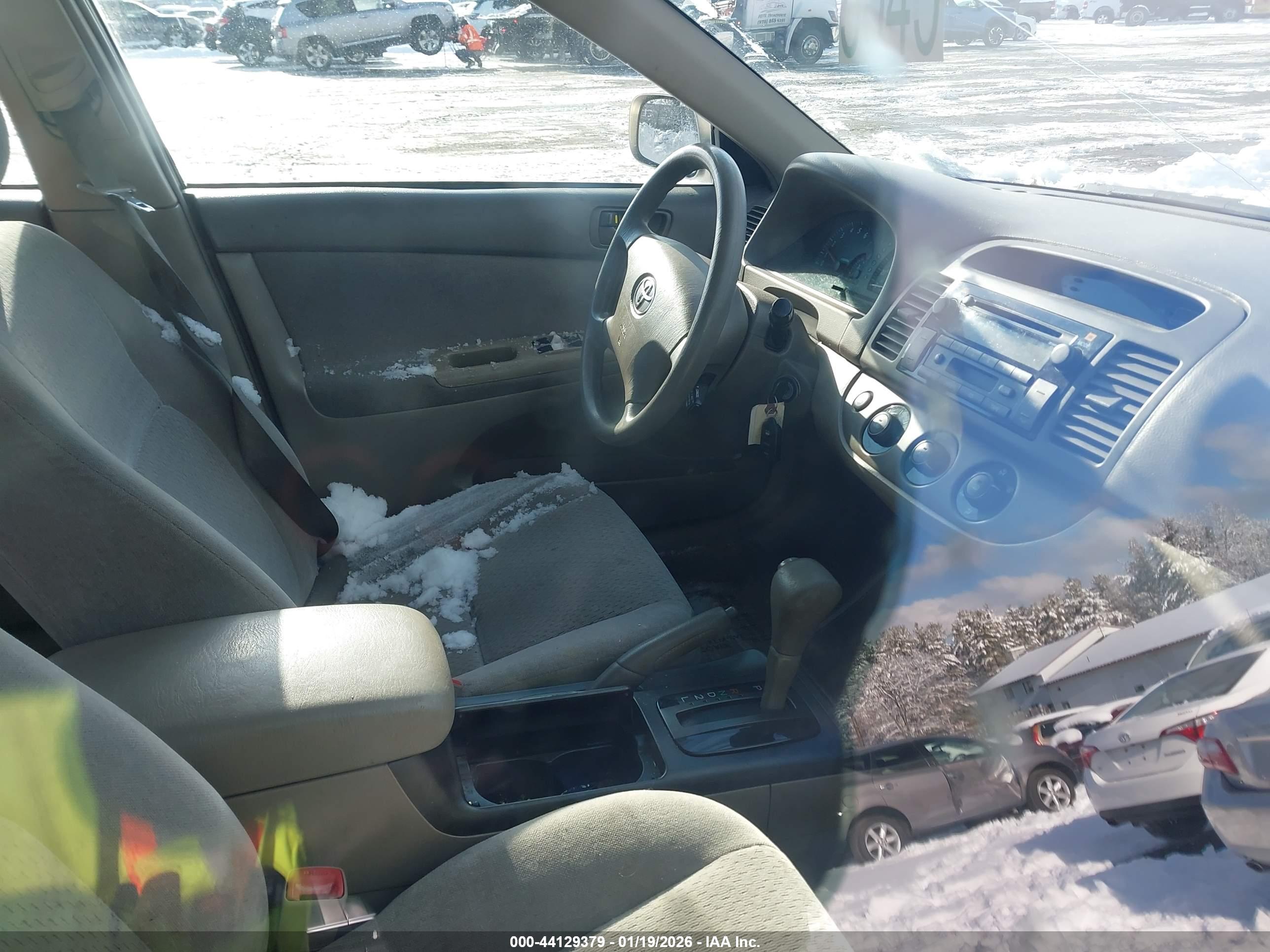 TOYOTA CAMRY image 5