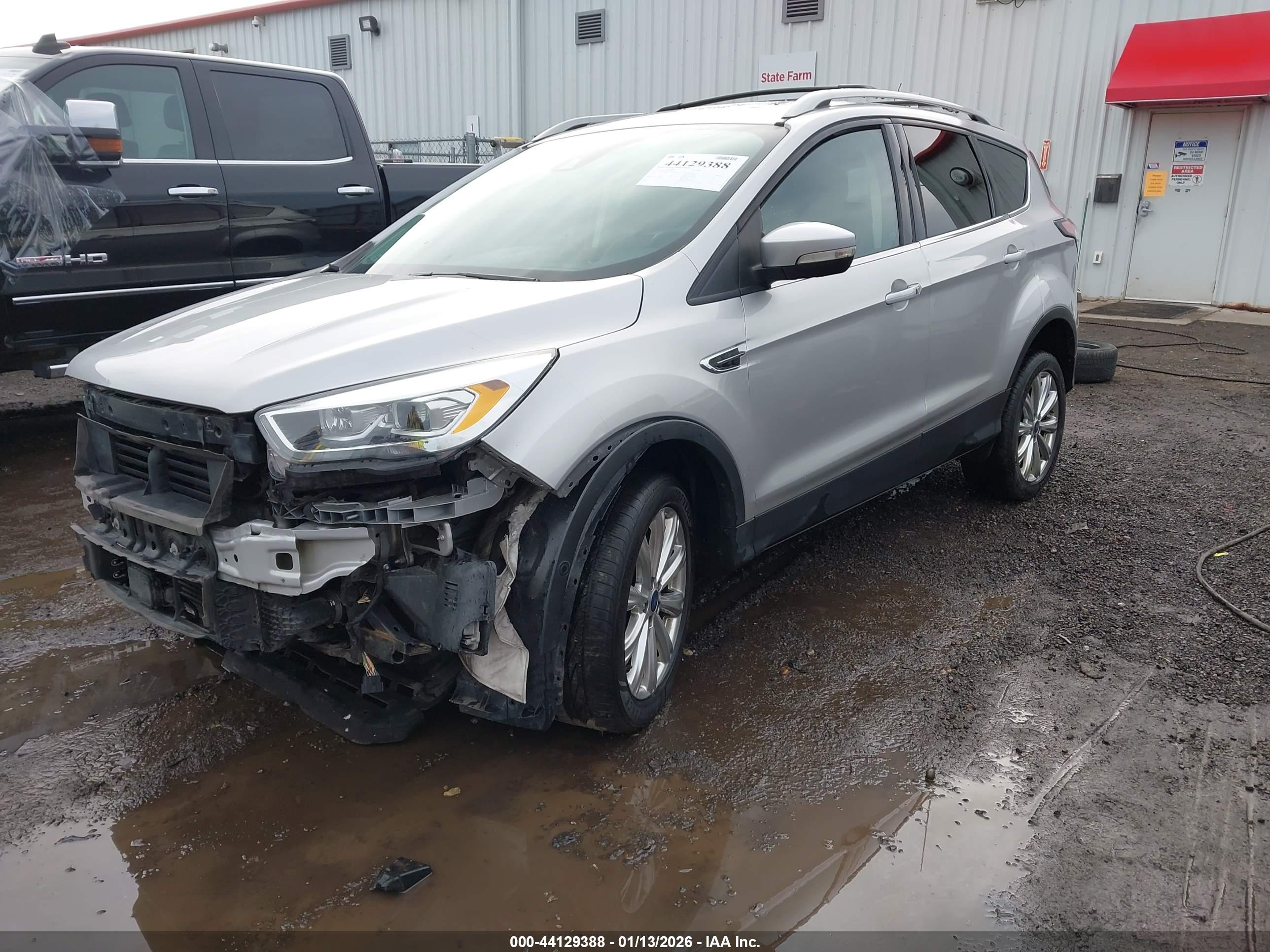 FORD ESCAPE image 2