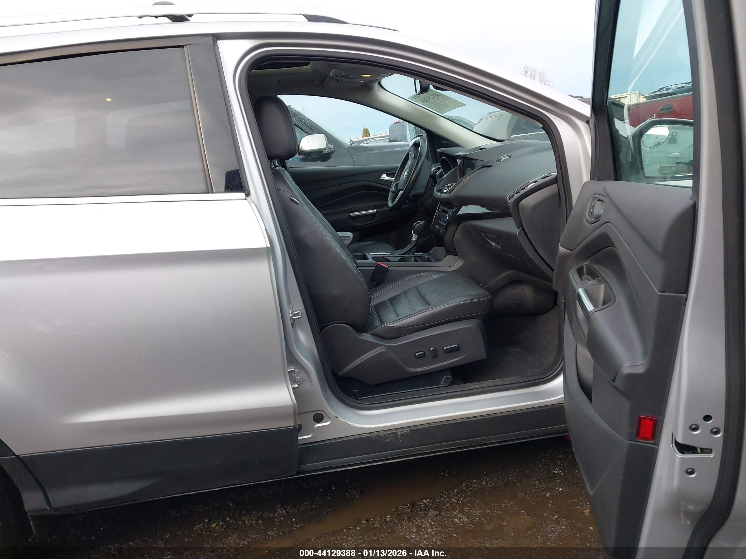 FORD ESCAPE image 5